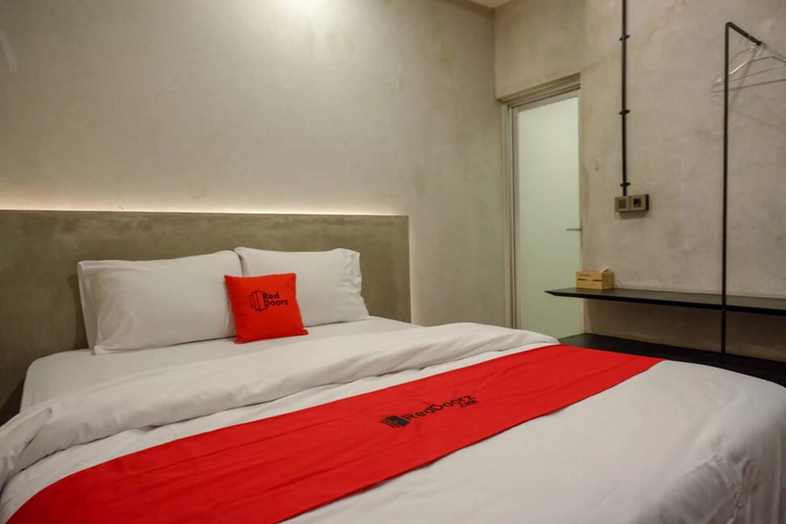 RedDoorz Plus near Kawasan Sam Poo Kong Semarang