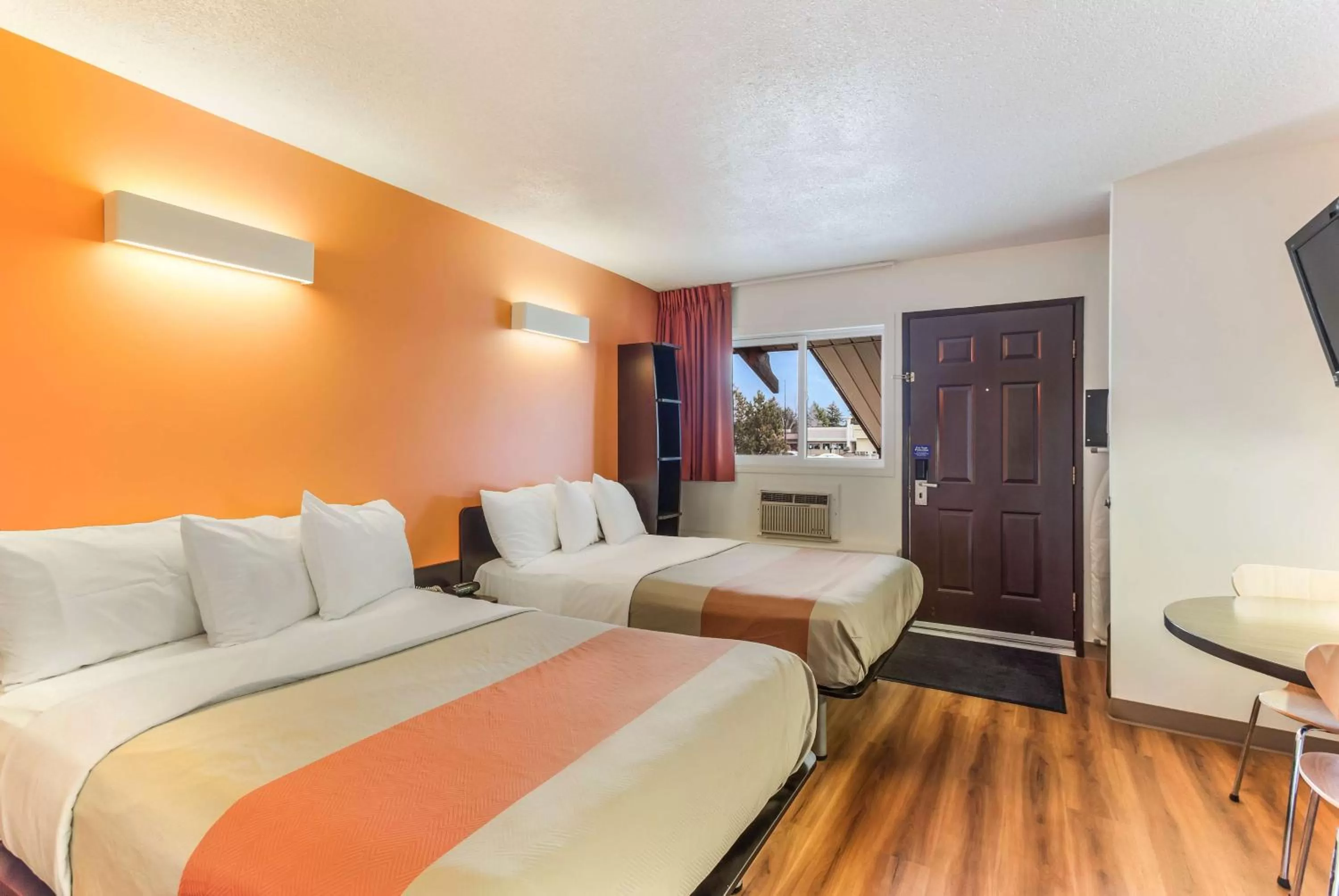 Photo of the whole room, Bed in Motel 6-Lethbridge, AB