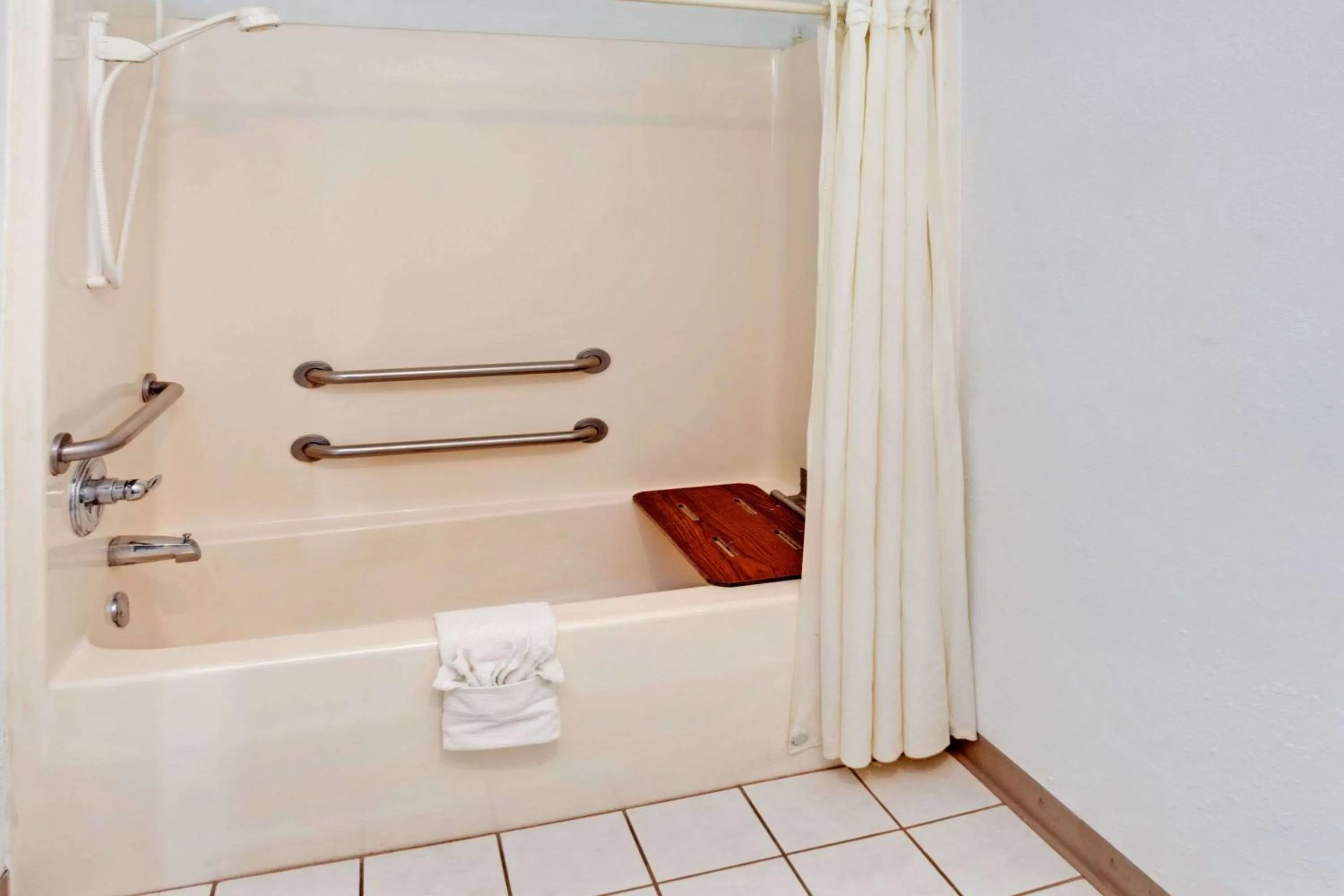 Bathroom in Super 8 by Wyndham Monee I-57