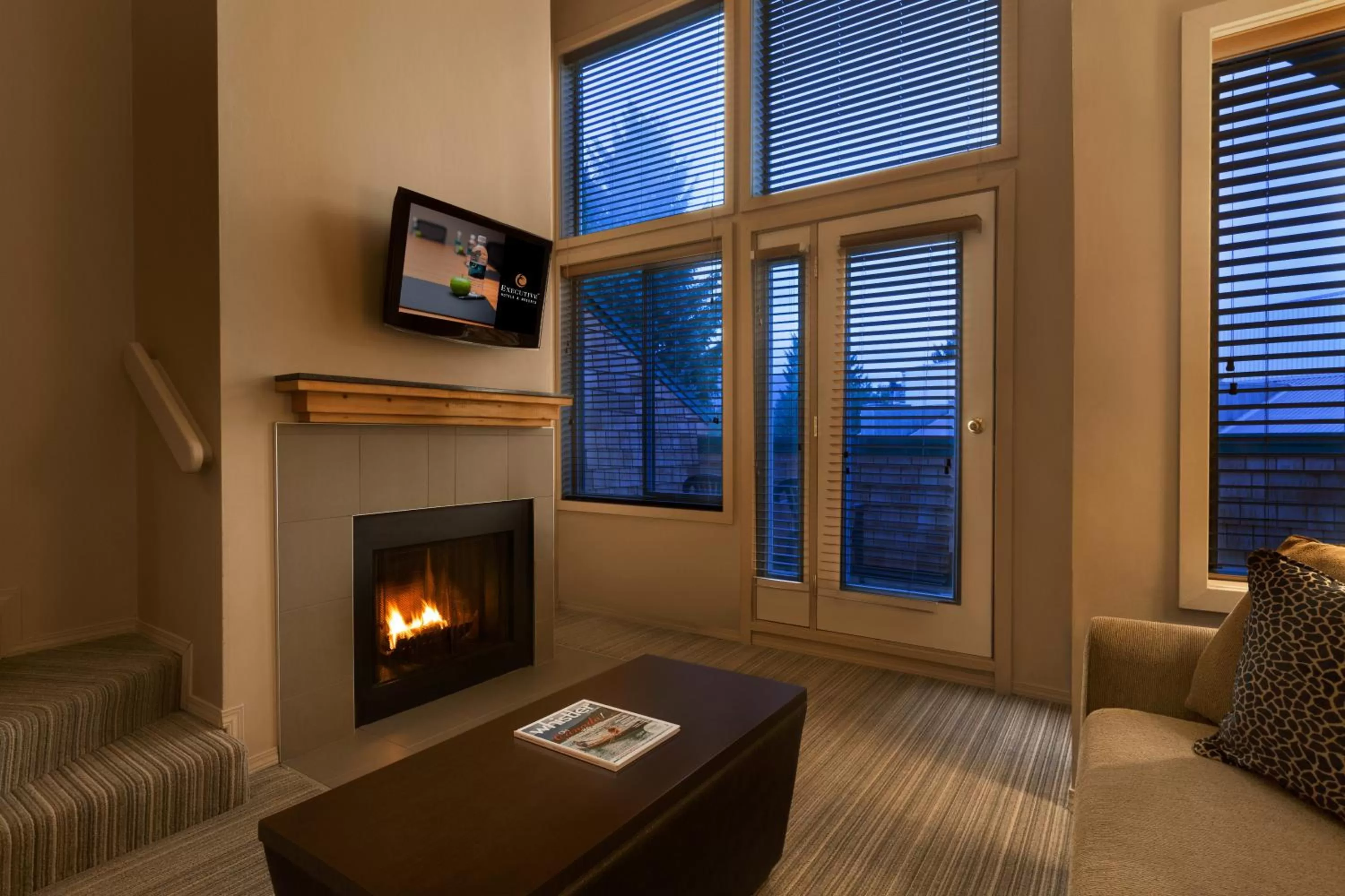 TV and multimedia in Executive Inn Whistler