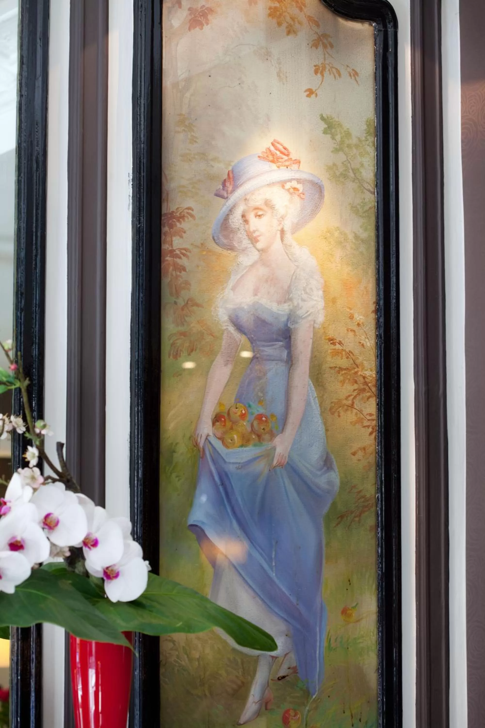 Decorative detail in Hotel Eiffel Seine