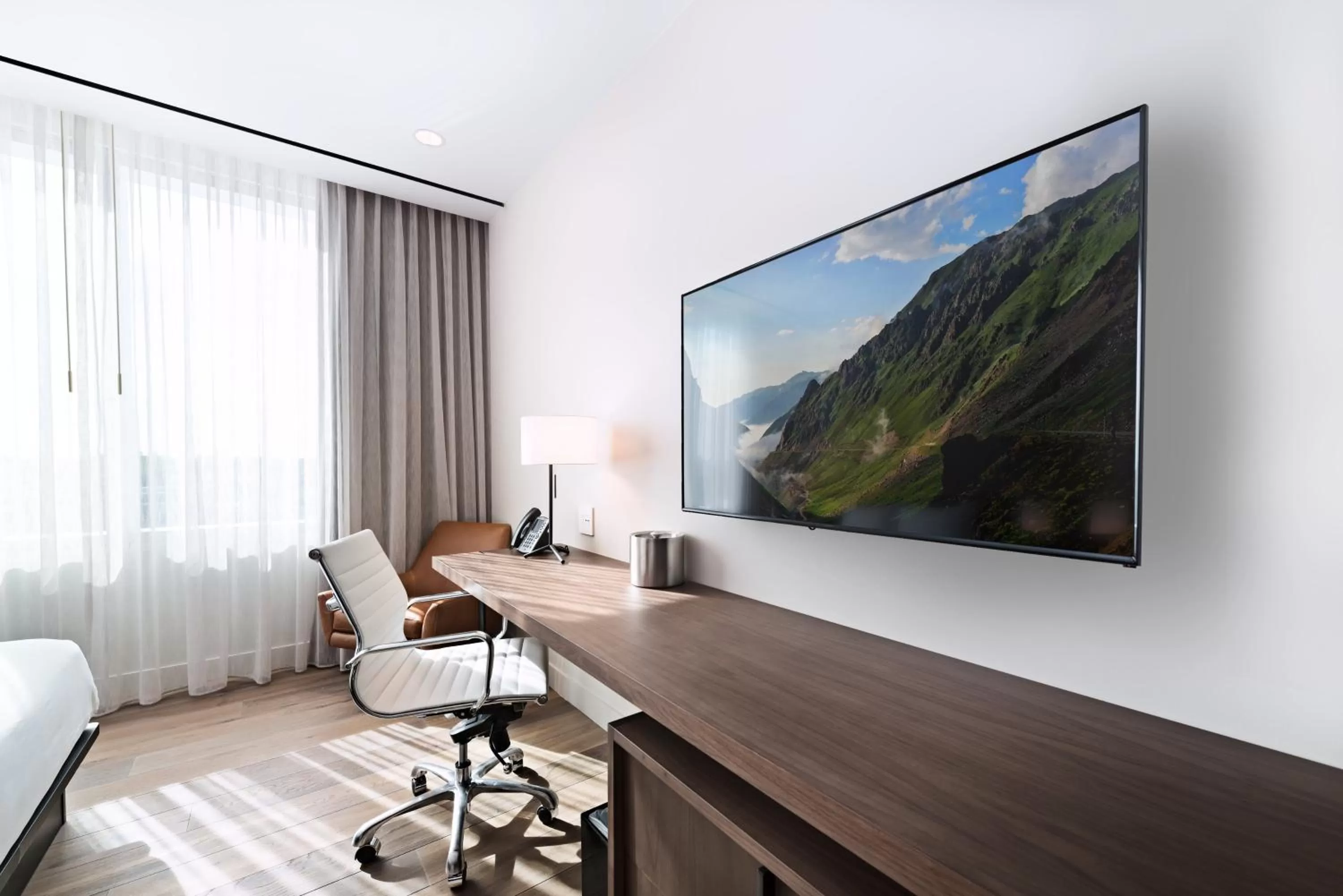 TV and multimedia in The Hotel & Athletic Club at Midtown