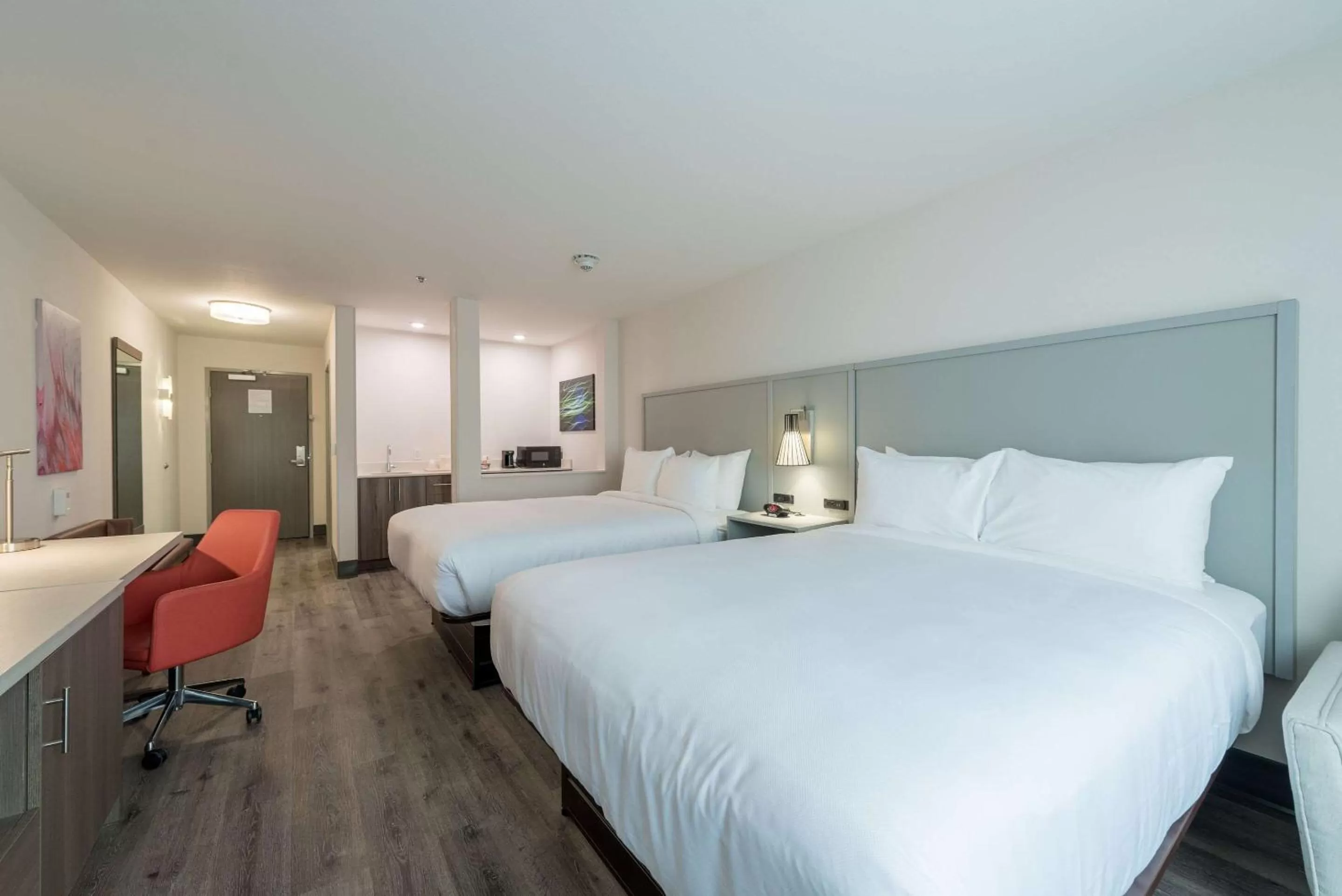 Bedroom, Bed in Comfort Suites Colorado Springs East - Medical Center Area