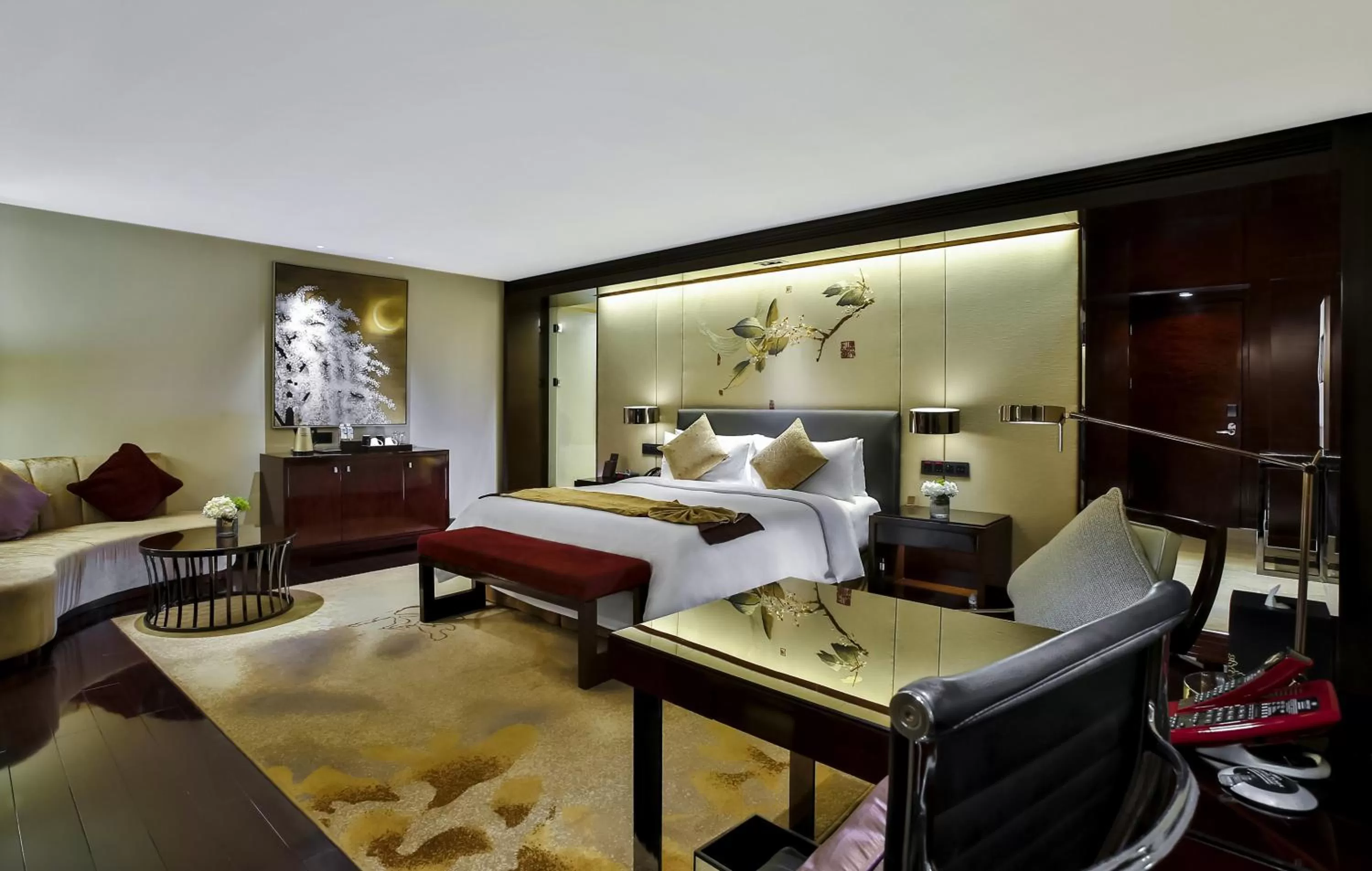 Photo of the whole room, Bed in Crowne Plaza Chengdu Panda Garden by IHG