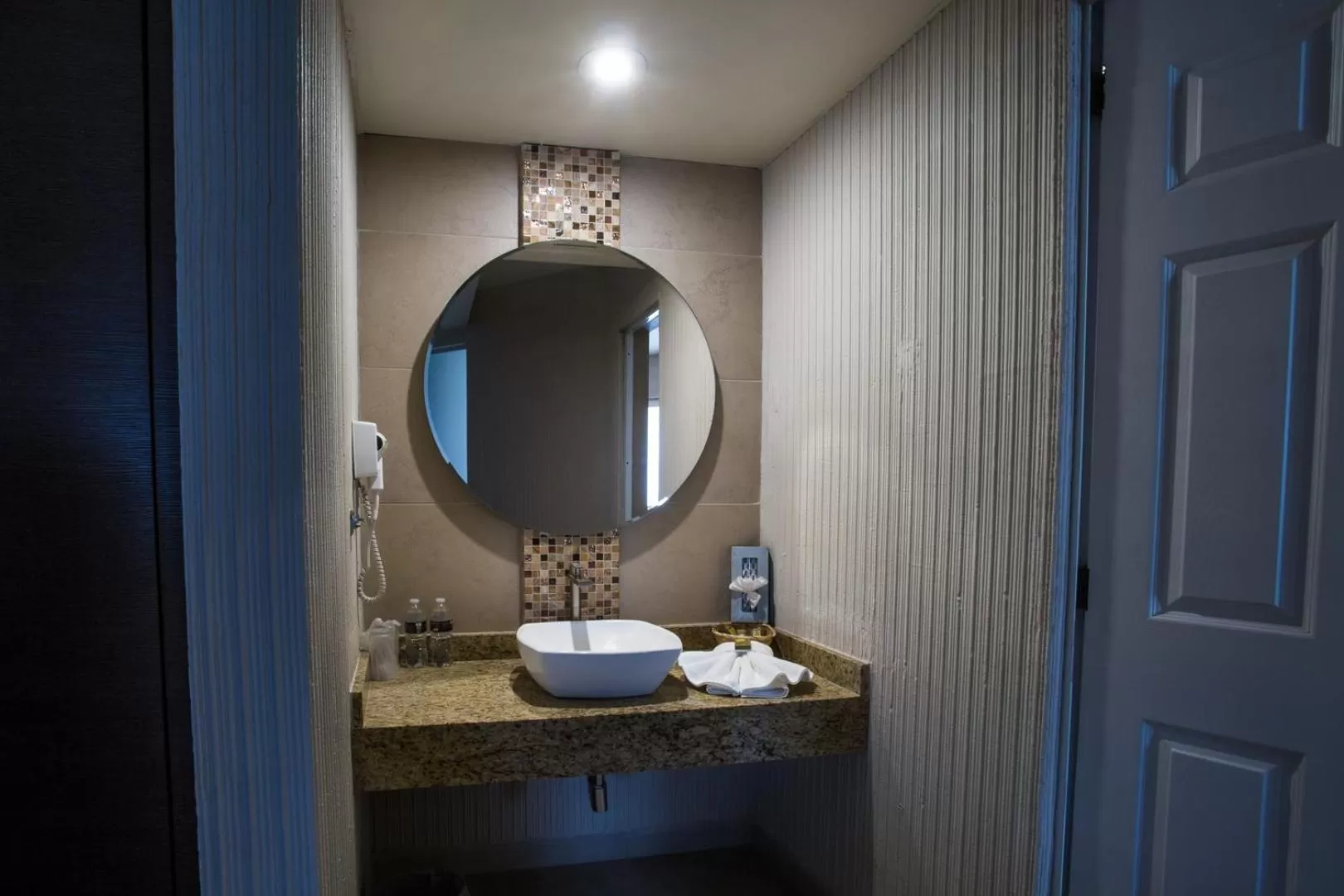 Bathroom in Hotel Puente Real