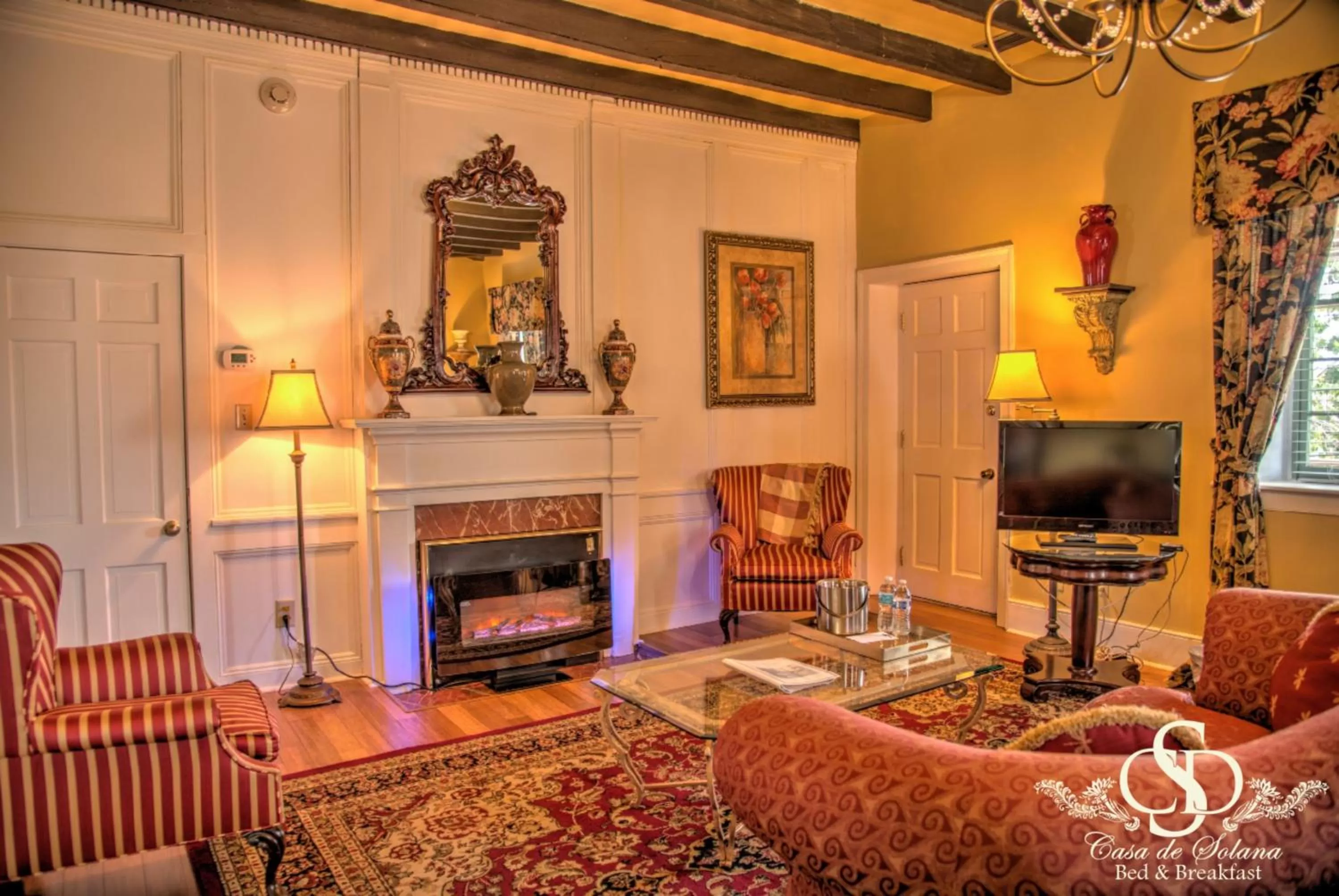 Seating Area in Casa De Solana & Victorian House Bed and Breakfast