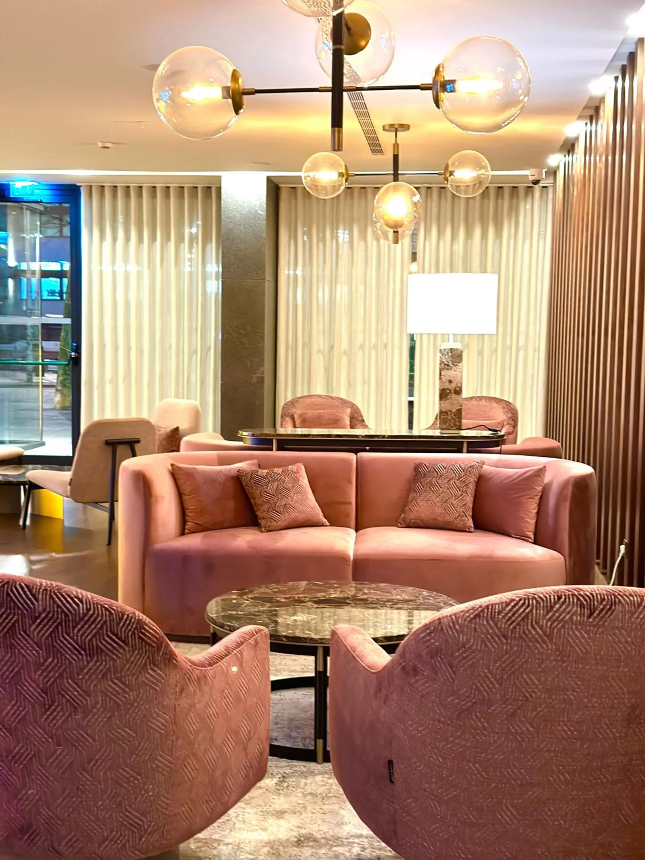 Lobby or reception in TURIM Oporto Hotel