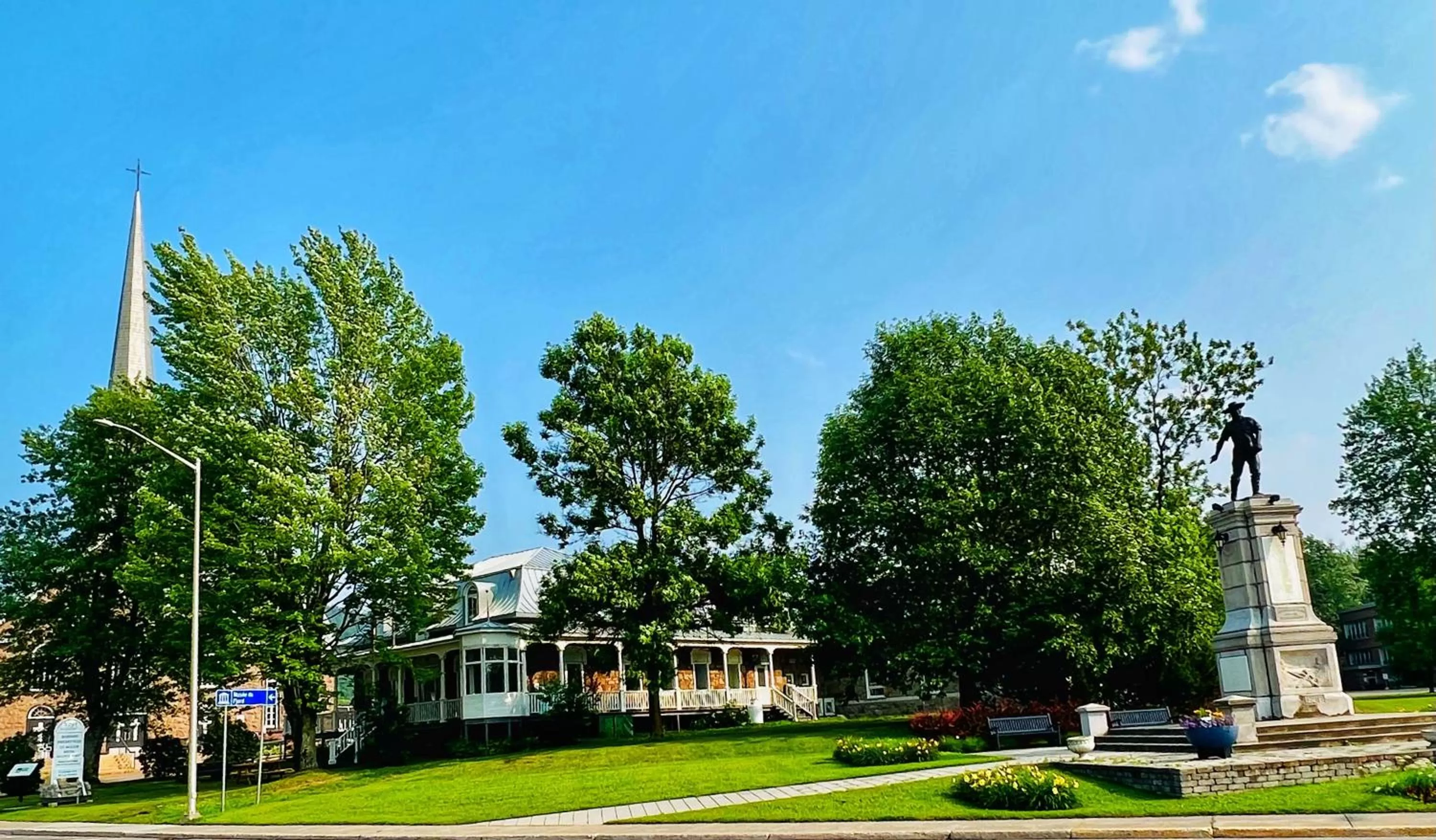 Property building in Auberge Le St-Alexis
