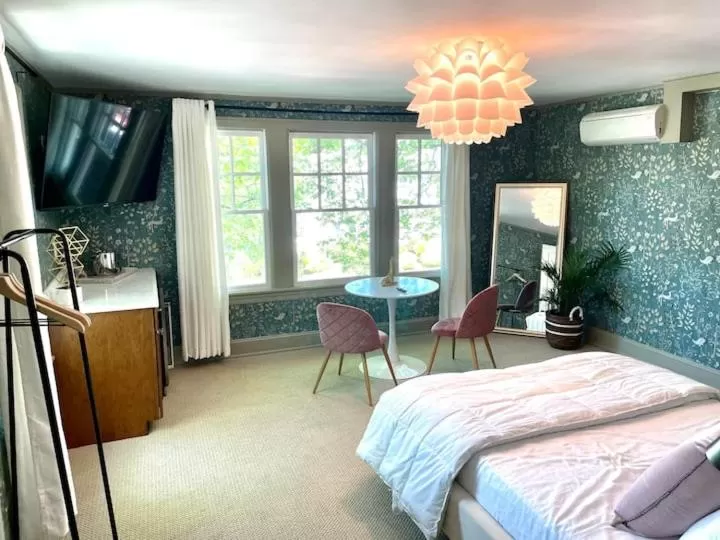 Bed in Buttonwood Boutique Hotel