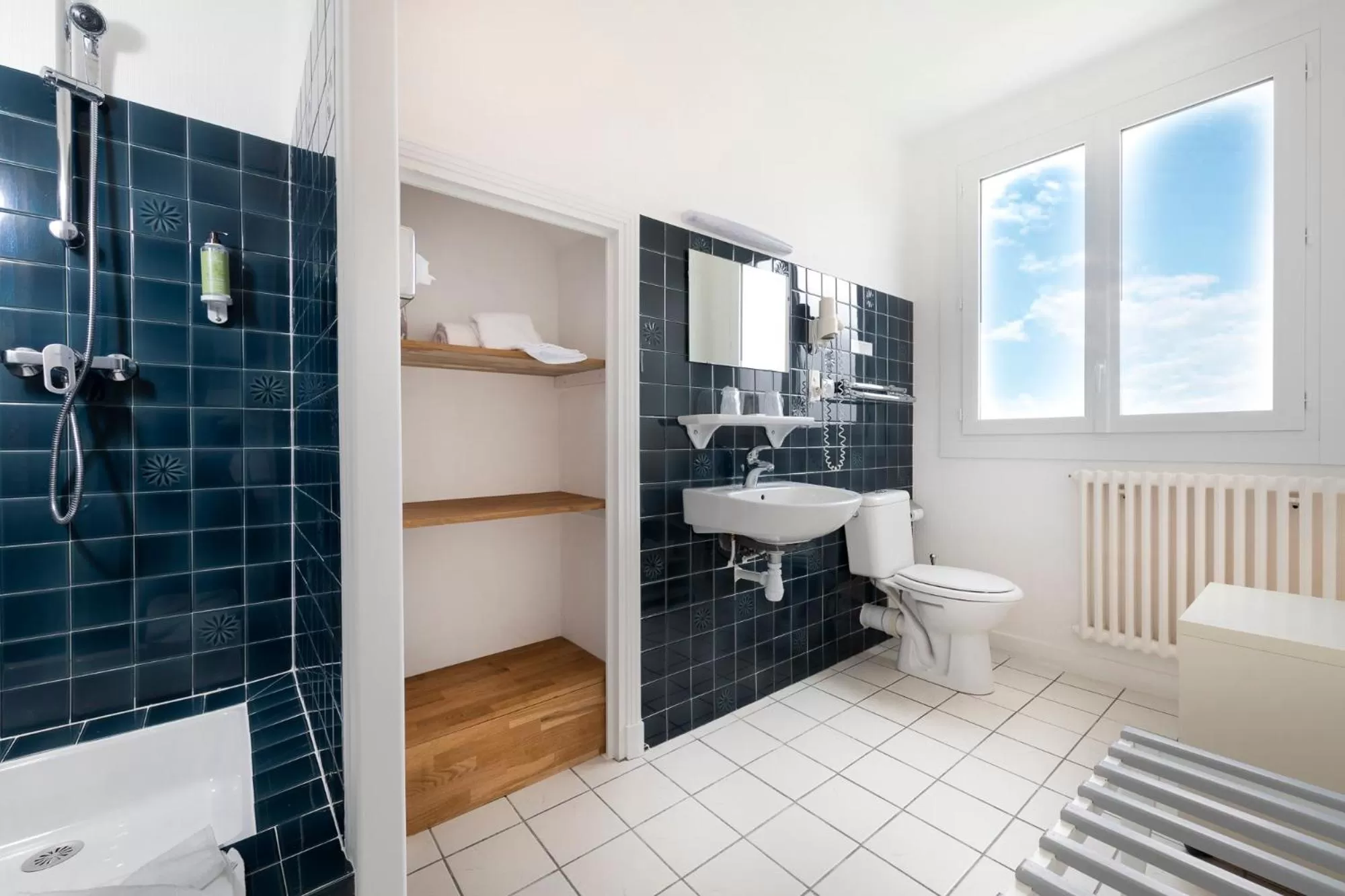 Bathroom in Hotel Restaurant Spa De La Citadelle Lorient