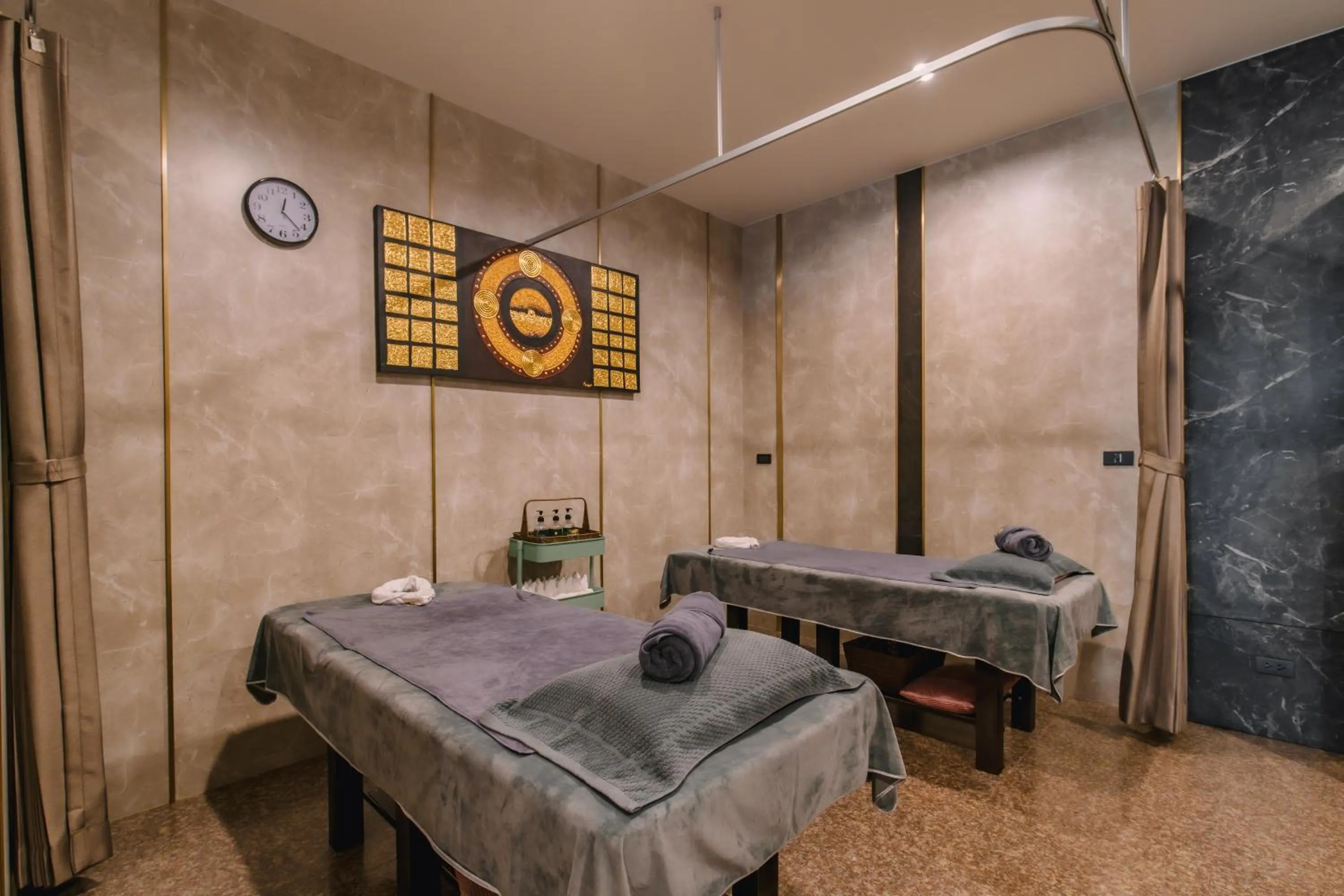 Massage in Elite Suites Patong