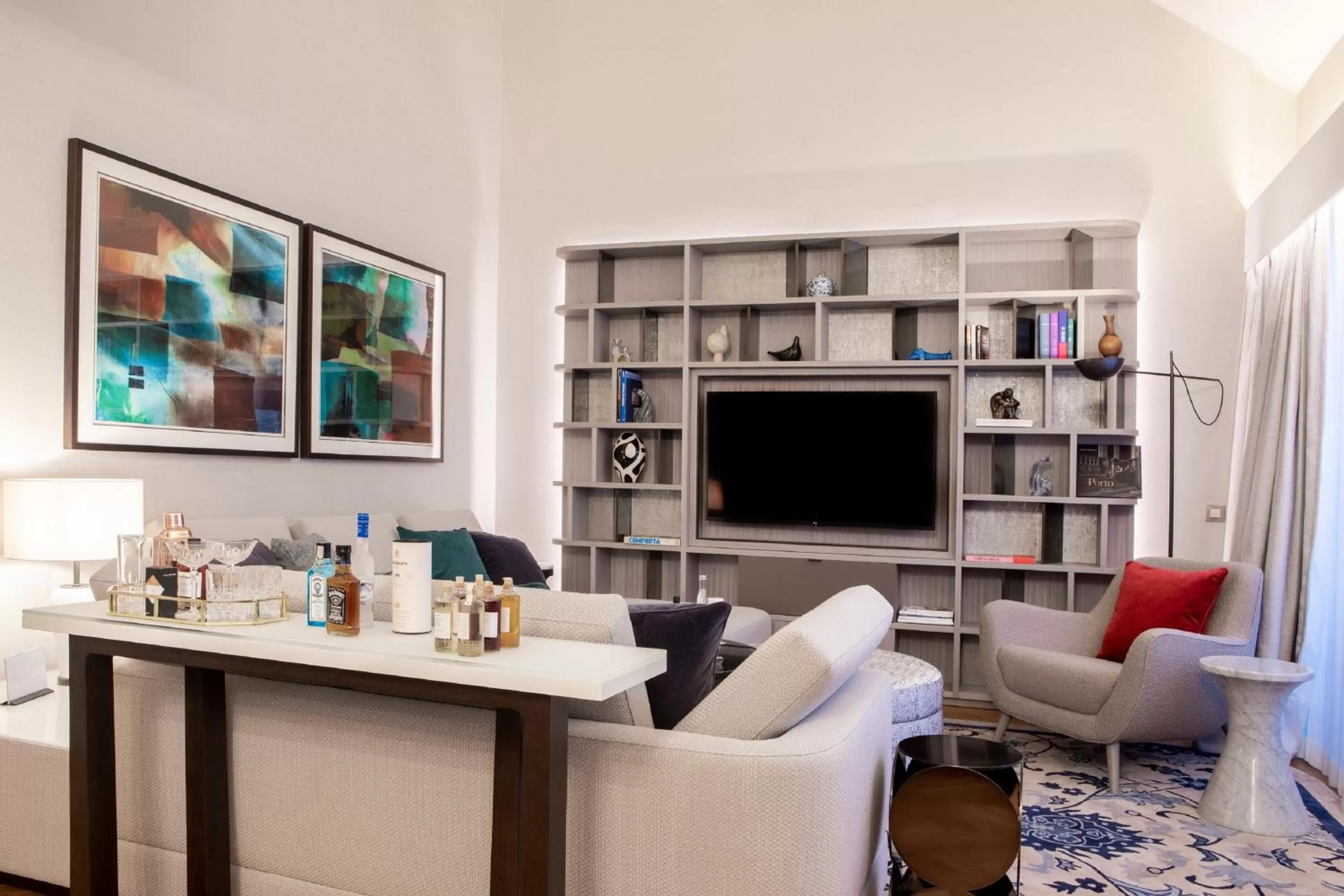 Photo of the whole room in InterContinental Porto - Palacio das Cardosas by IHG