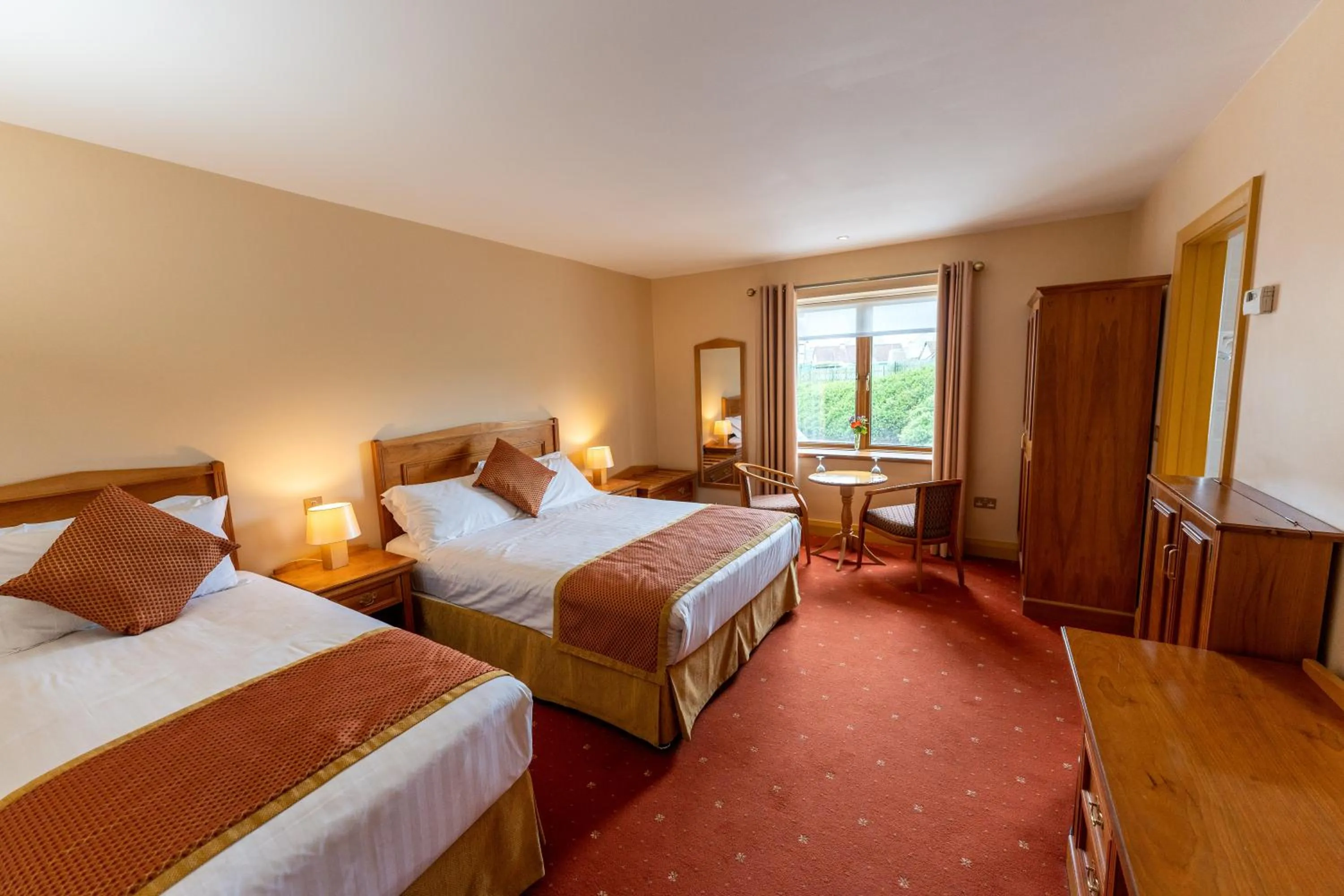 Bed in Waterfront House & Restaurant