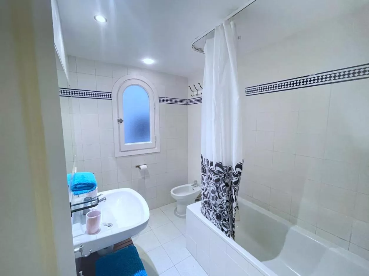 Bathroom in Villarroel habitaciones