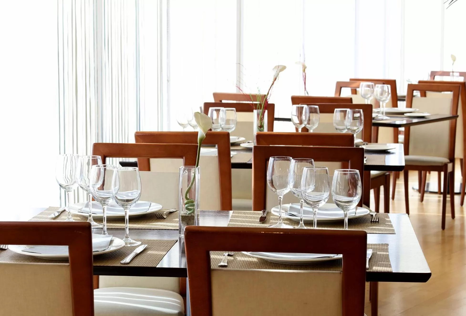 Restaurant/places to eat in Abba Burgos