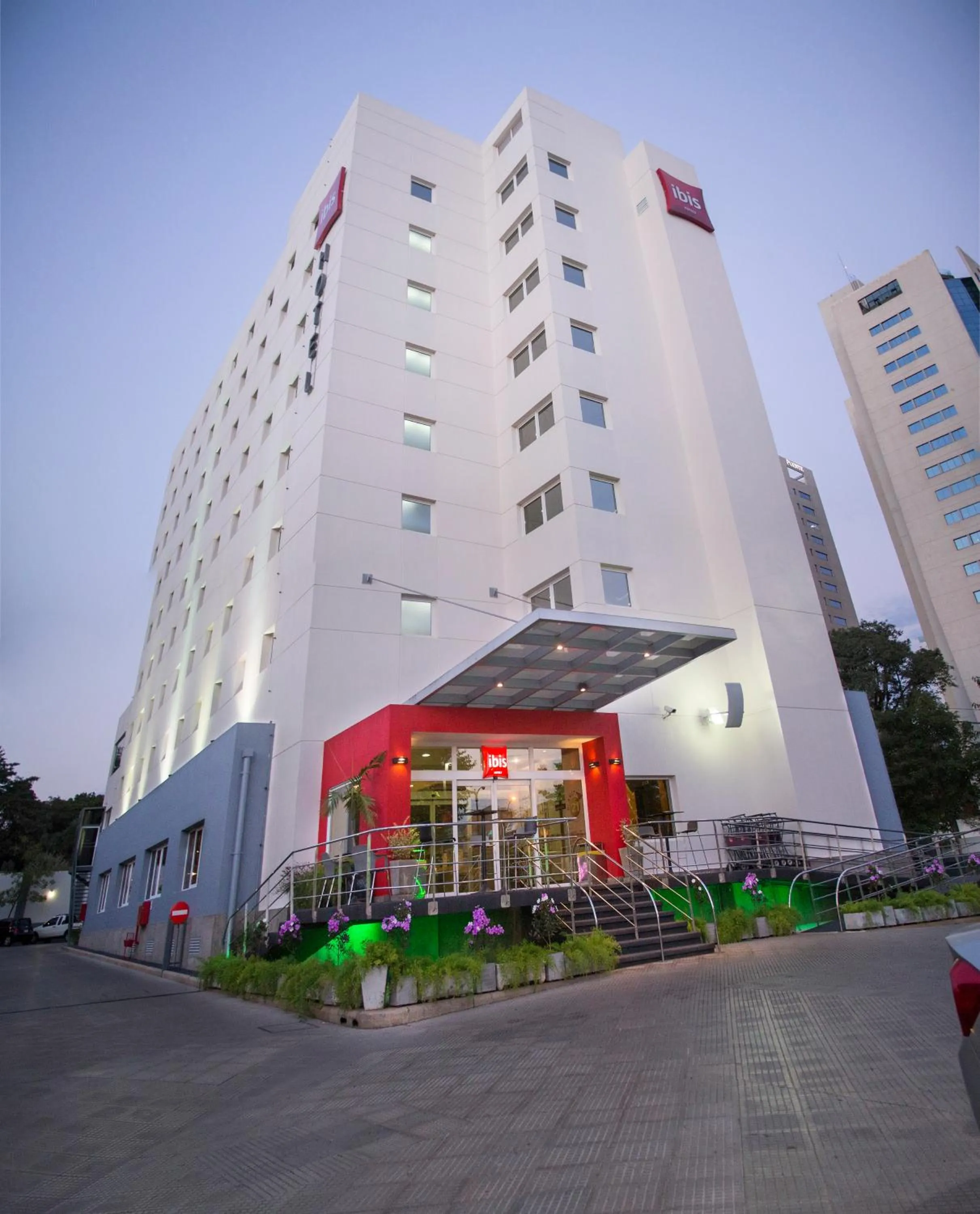 Property building in ibis Asuncion