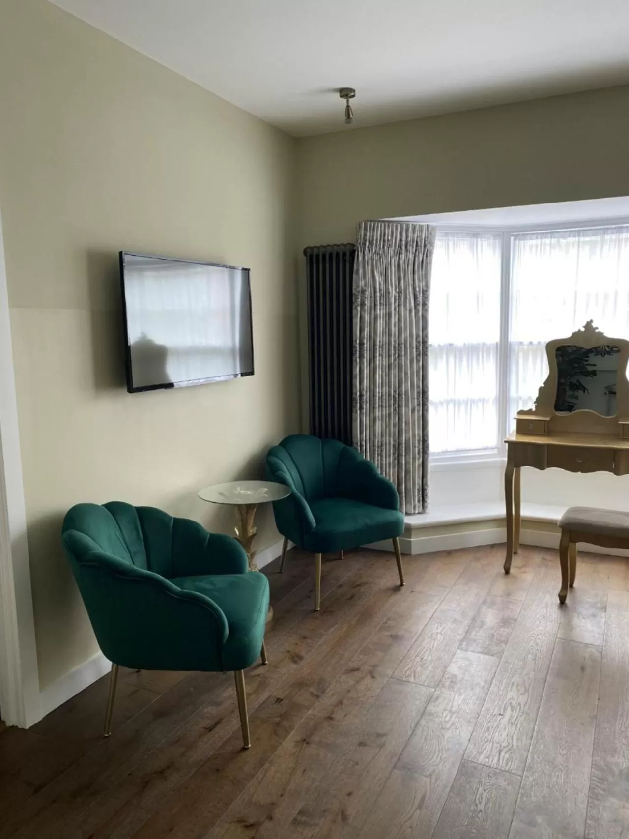 TV and multimedia in The Cherry Tree Hotel