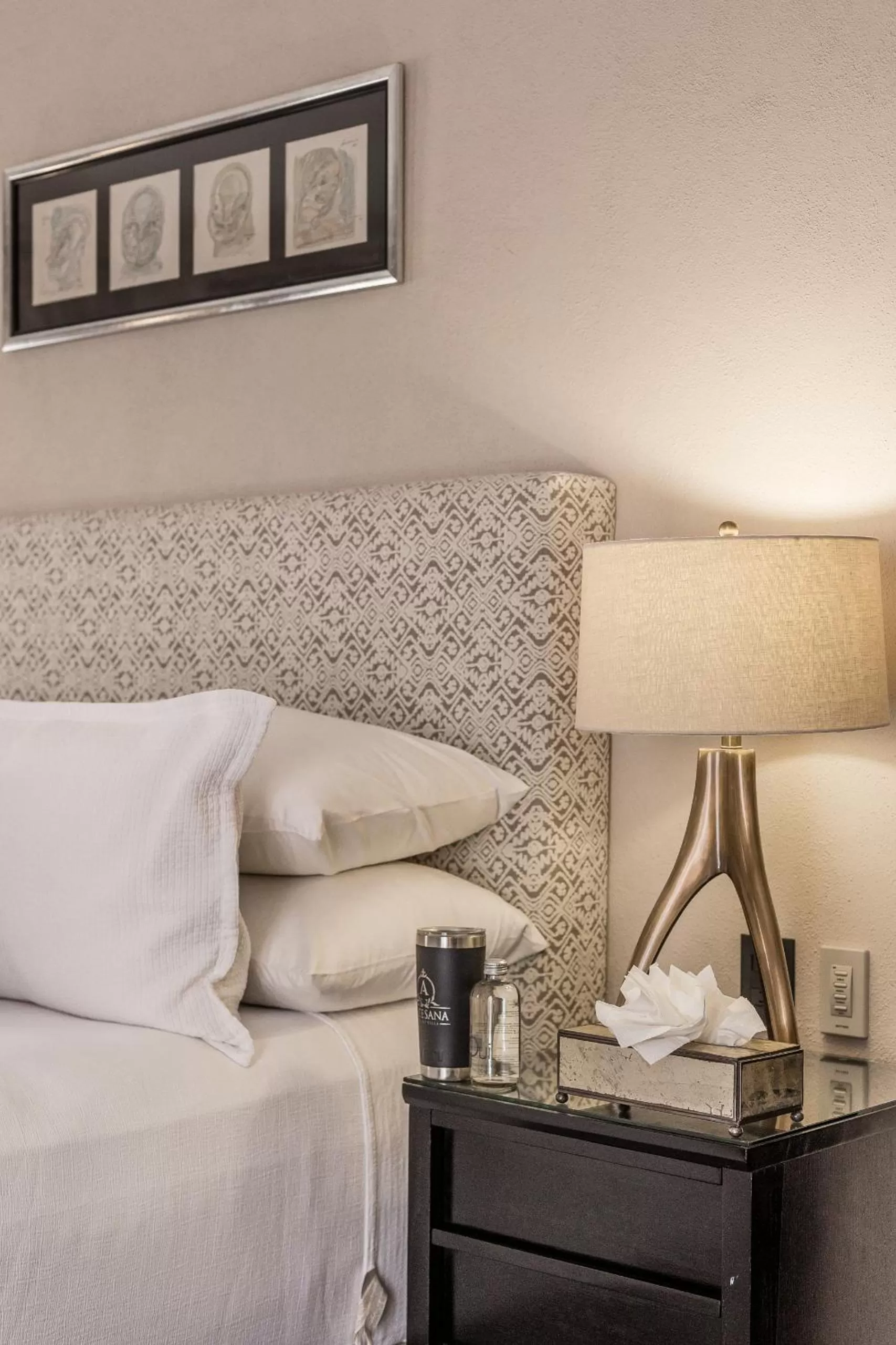 Bed in Artesana Luxury Villa