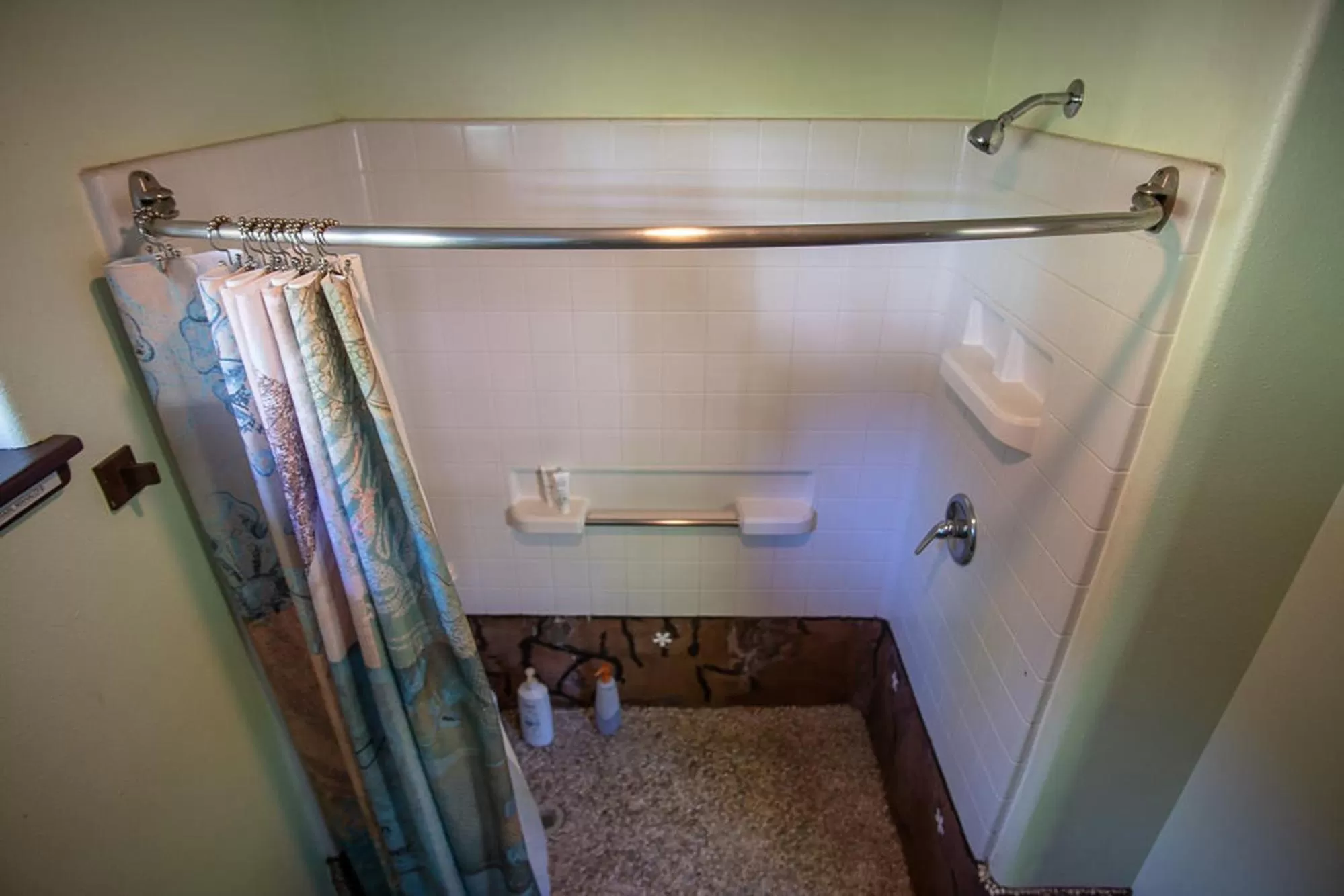 Bathroom in God's Peace of Maui