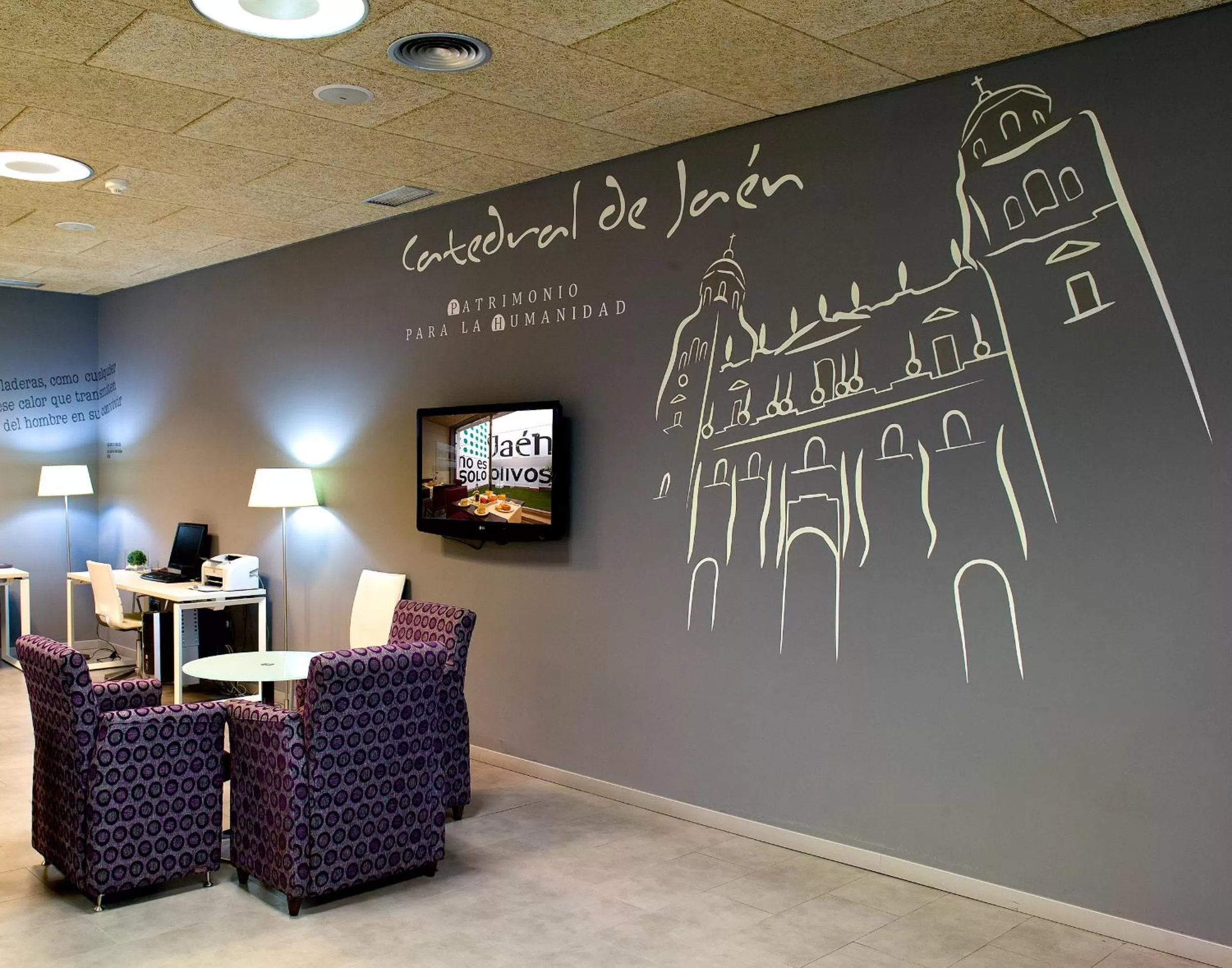 Communal lounge/ TV room in Hotel Europa