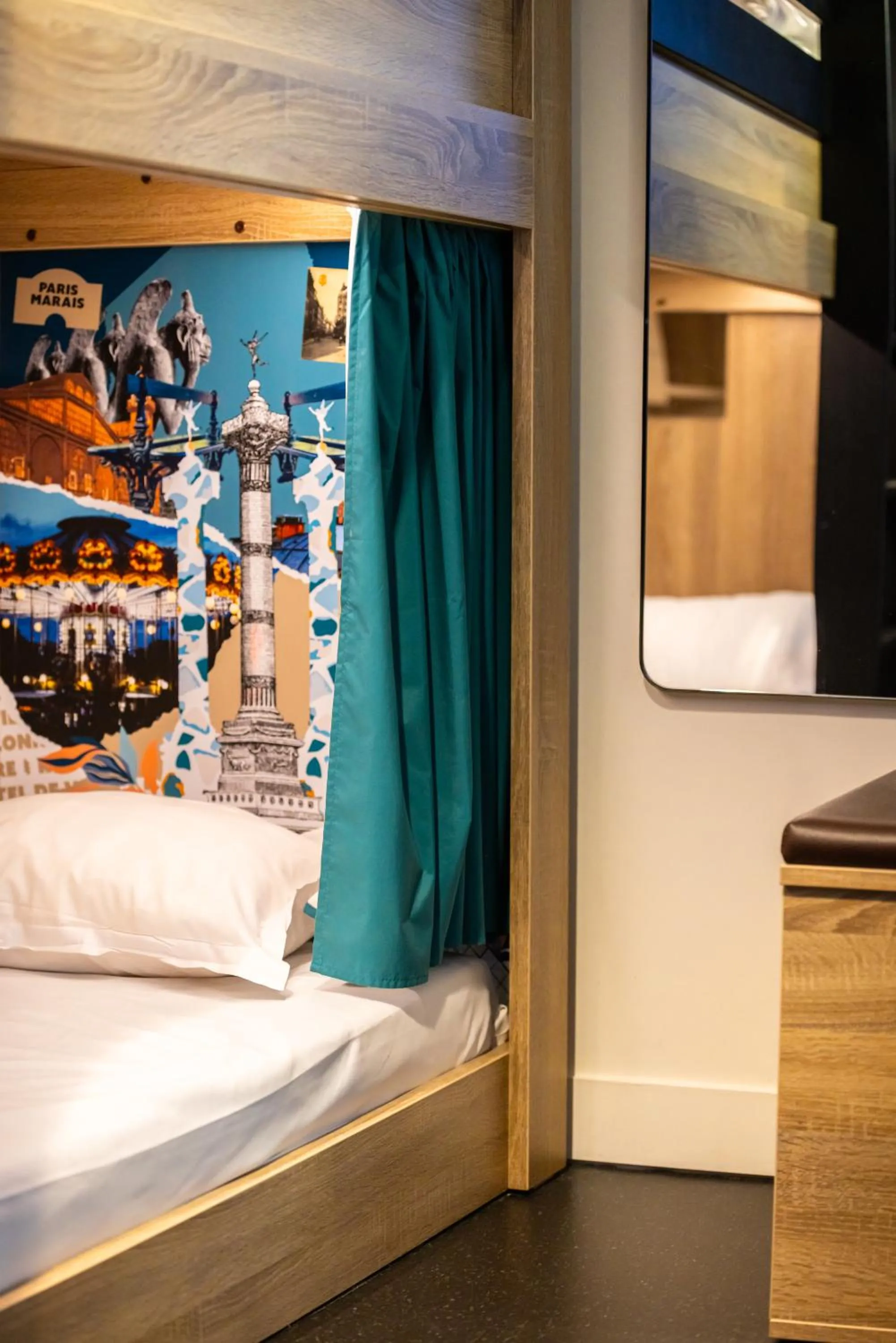 bunk bed, Bed in The People - Paris Marais