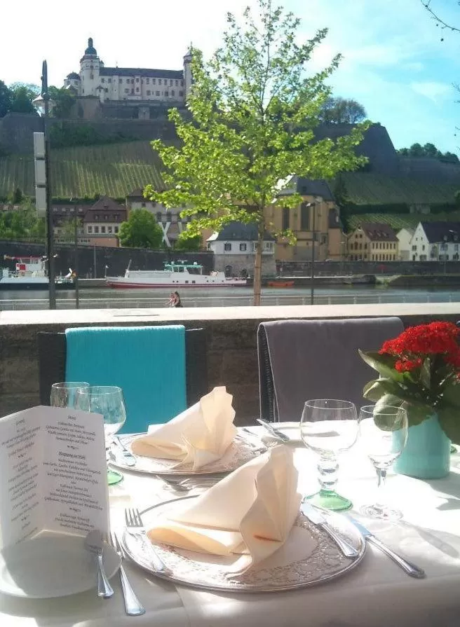 Restaurant/places to eat in Hotel & Restaurant Walfisch