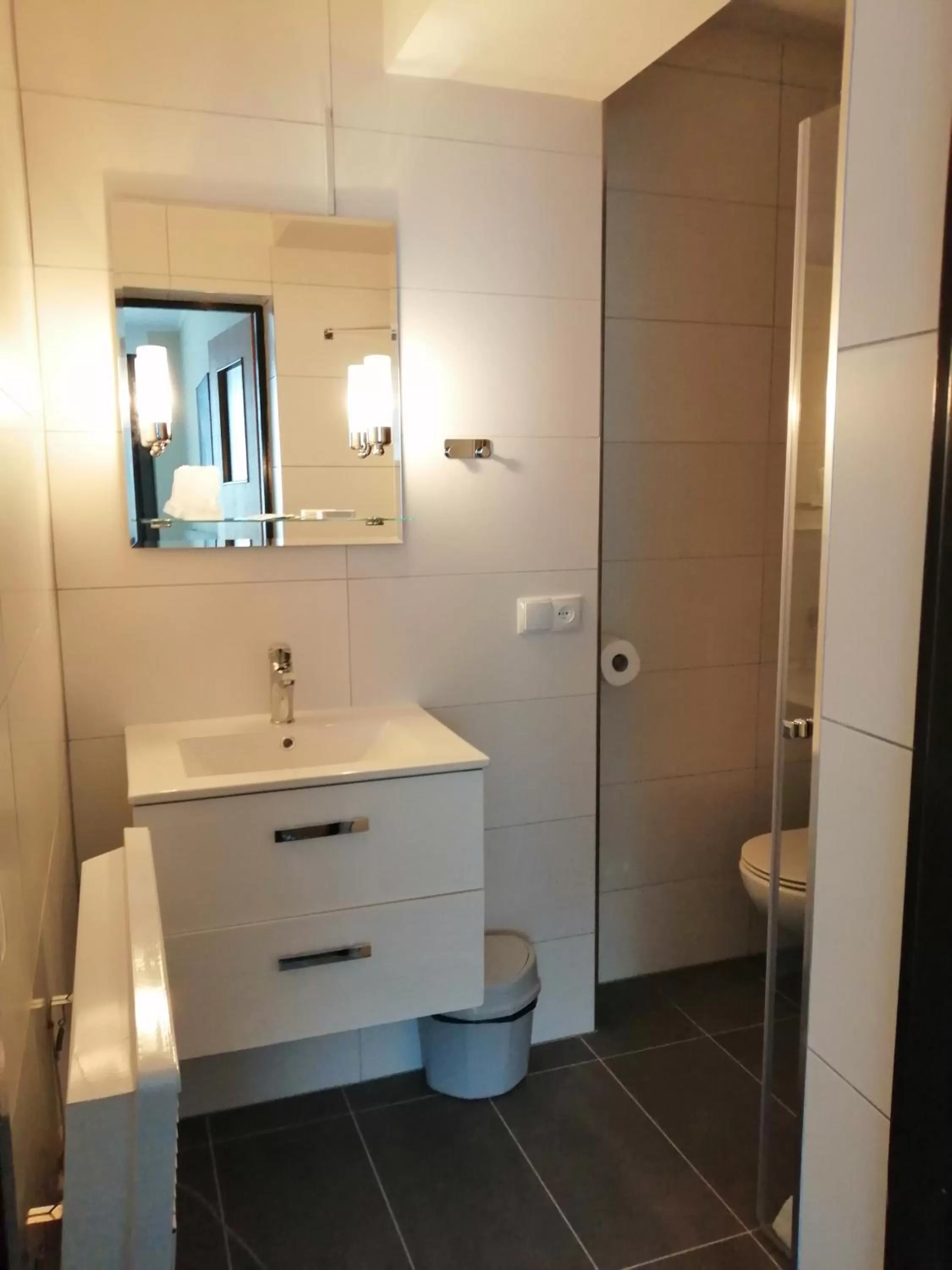 Bathroom in Hotel Kolorowa