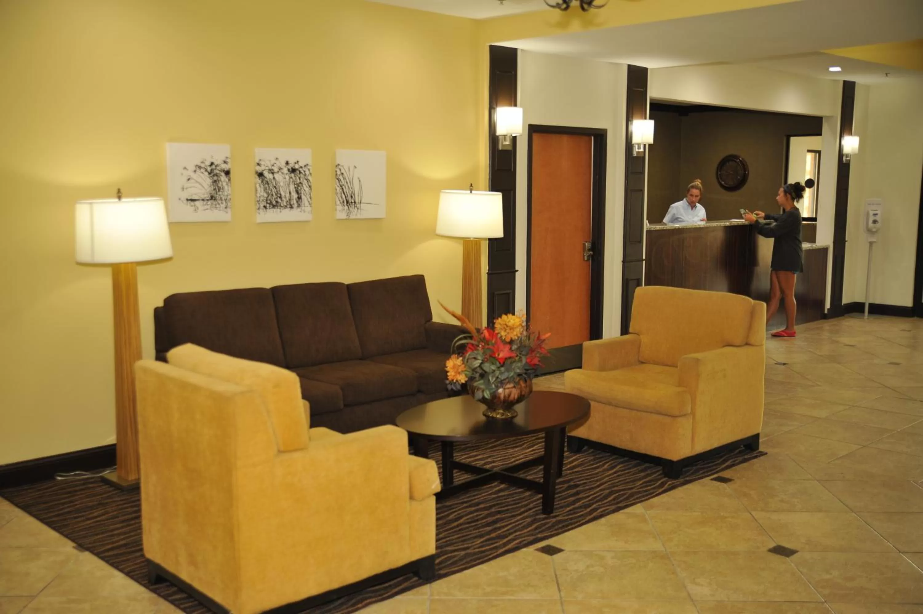 Lobby or reception in Wingate by Wyndham Bowling Green