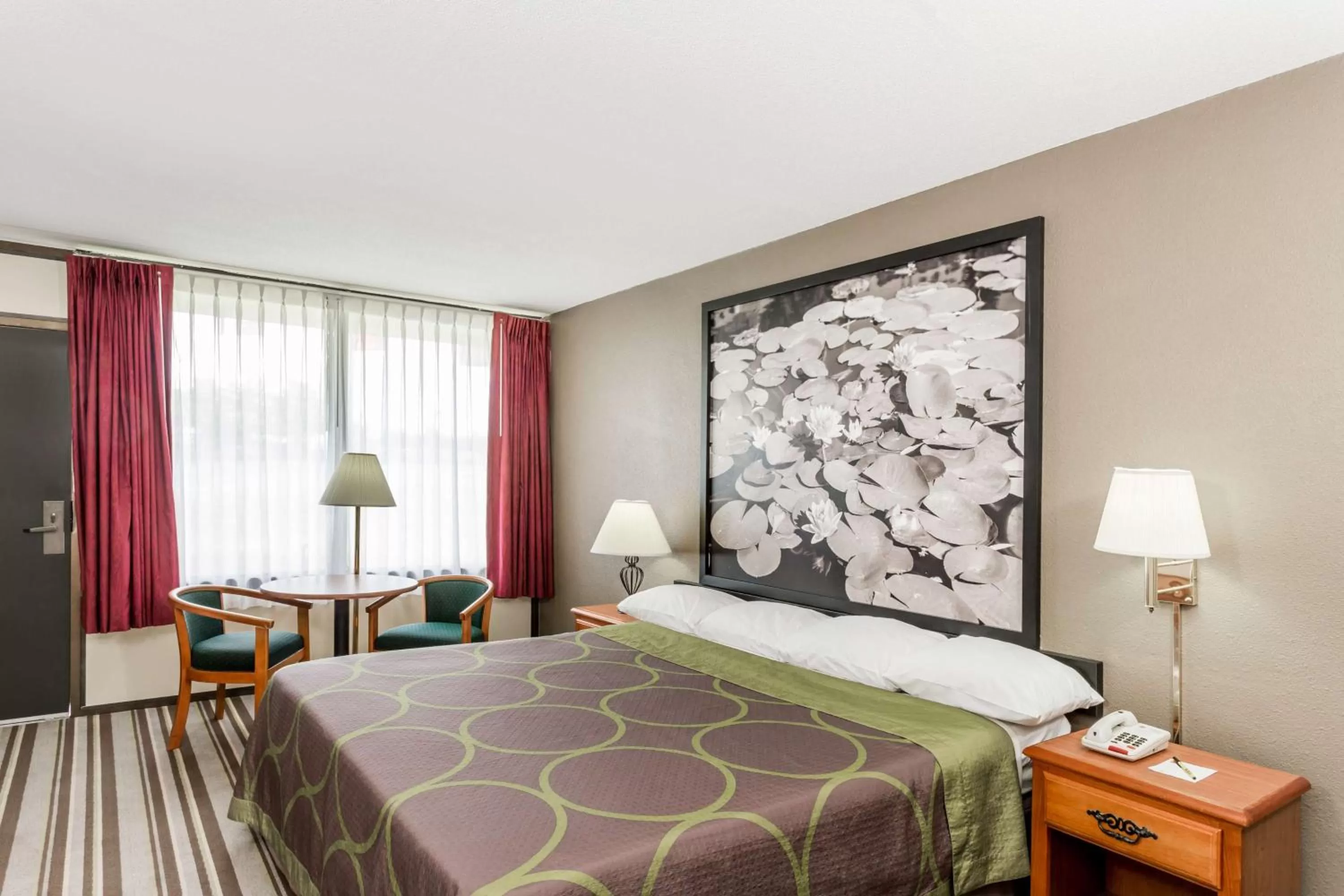 King Room - Mobility Access/Non-Smoking in Super 8 by Wyndham Valdosta Mall