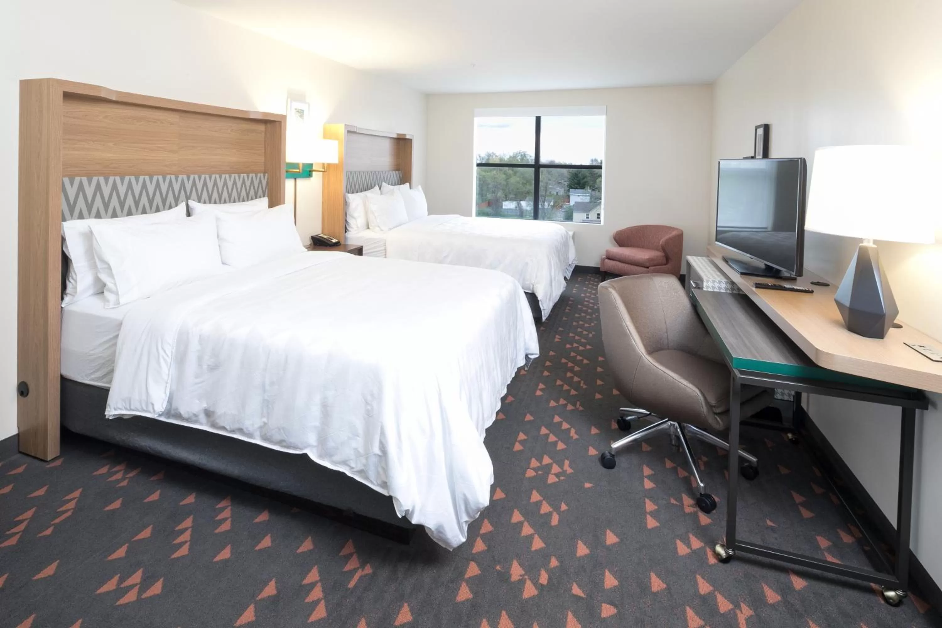 Bed in Holiday Inn & Suites Detroit - Troy by IHG