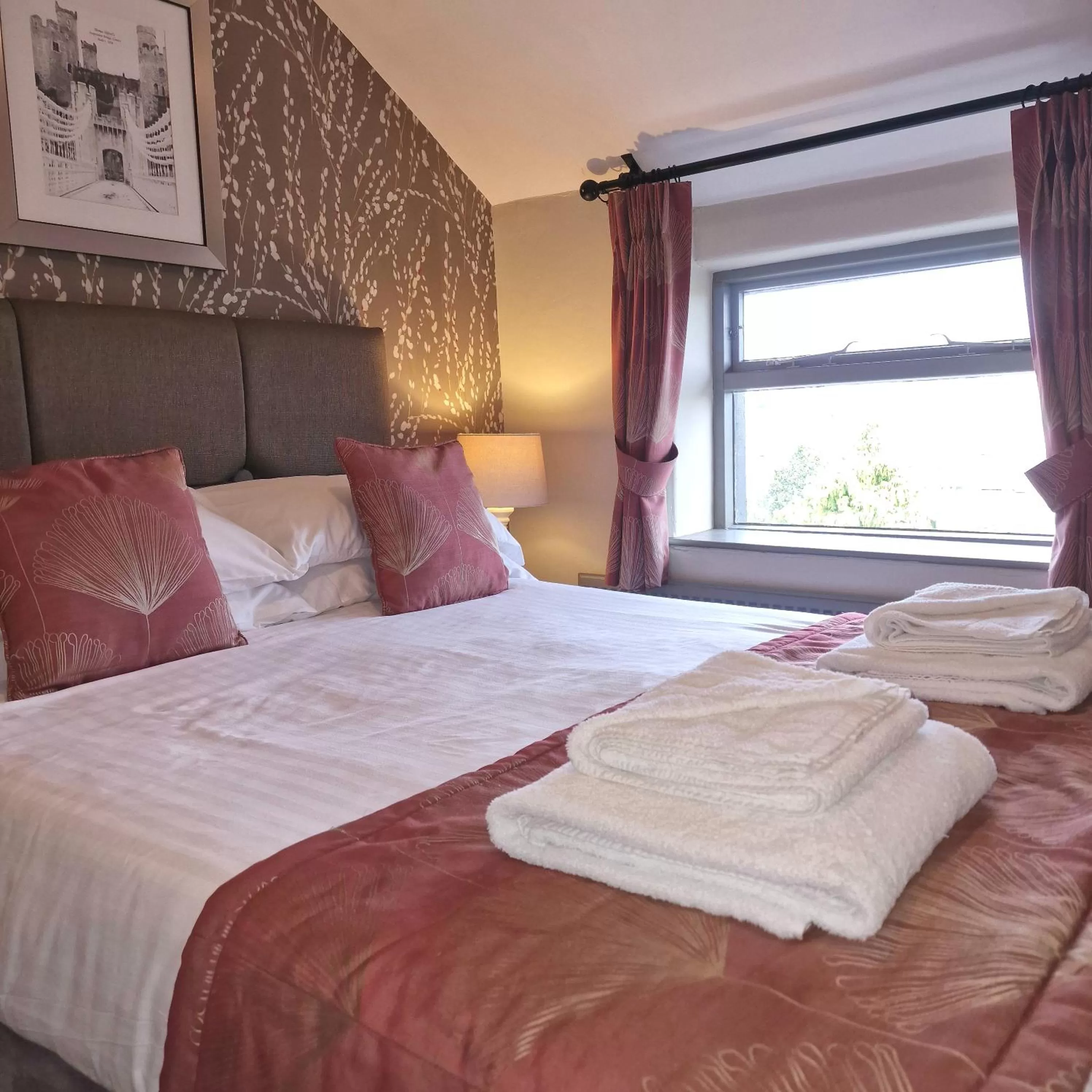 Bed in George & Dragon, Conwy