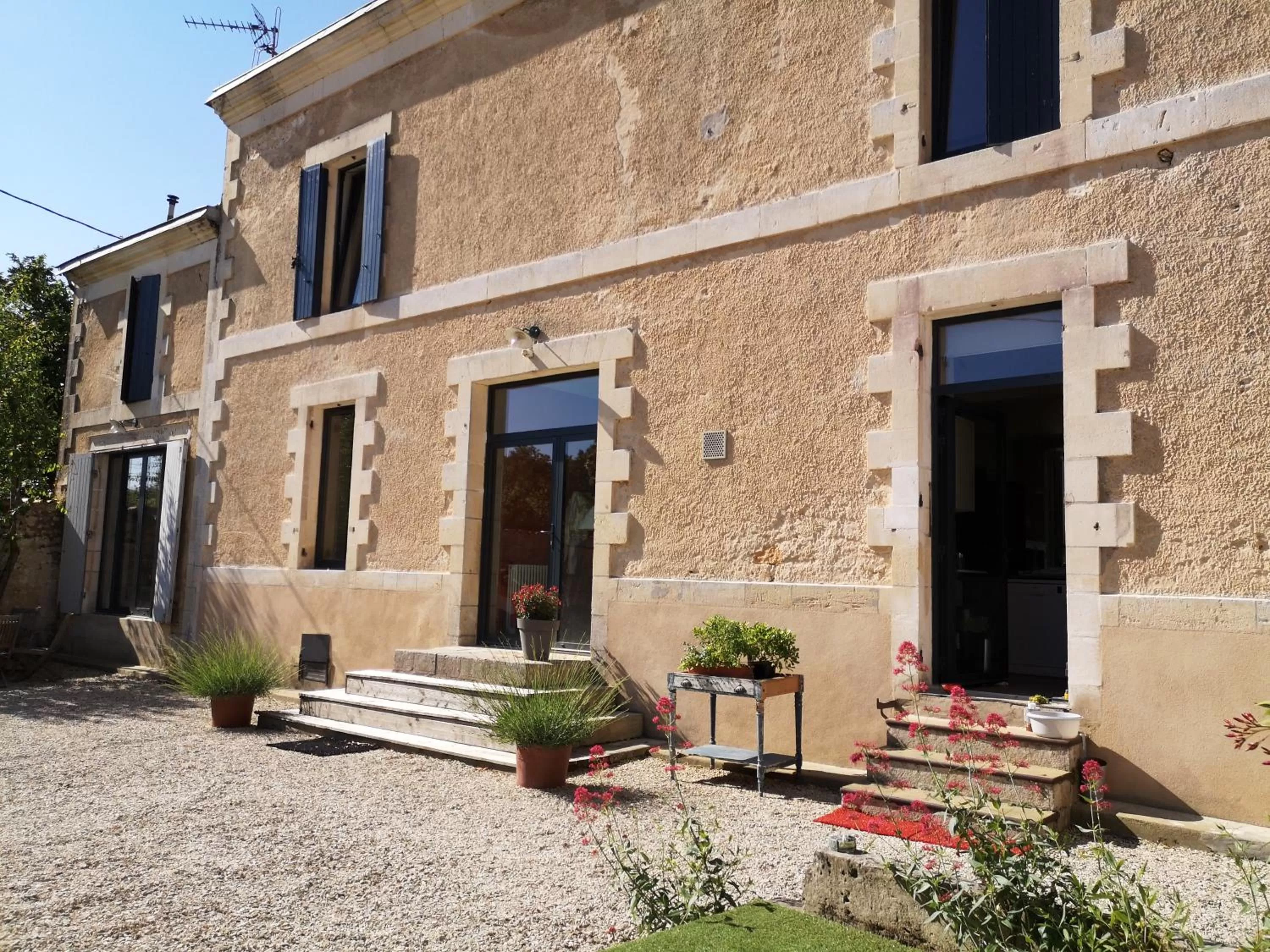 Property building in La Burie