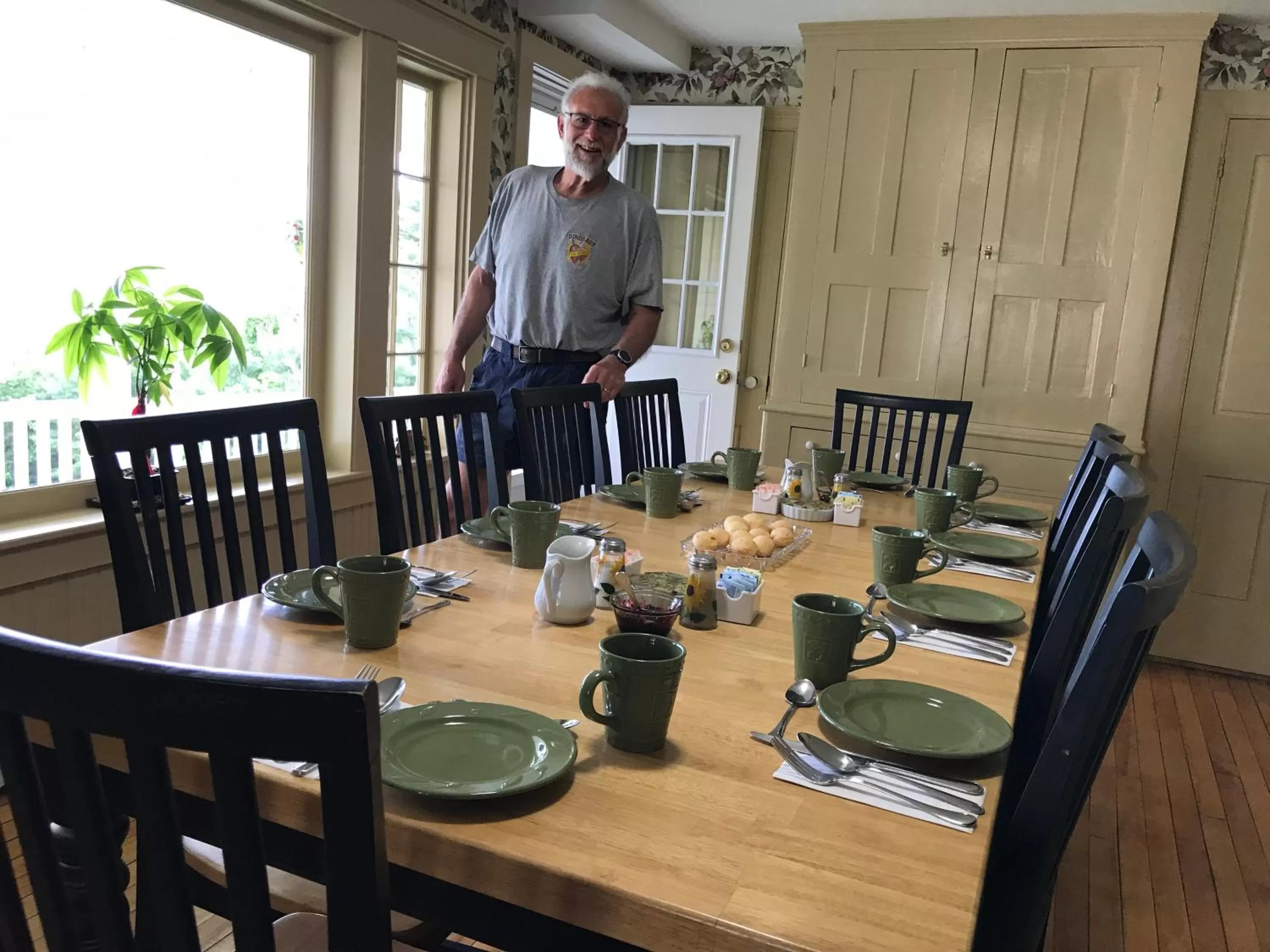 Breakfast in Ballard House Inn