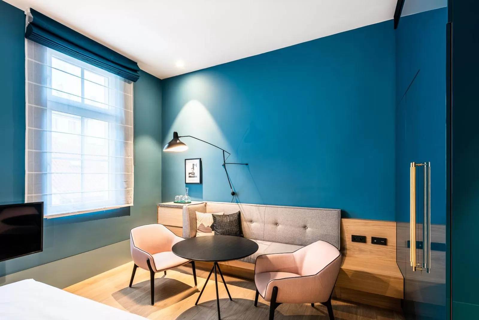 Seating area, Bed in Maximilian Hotel