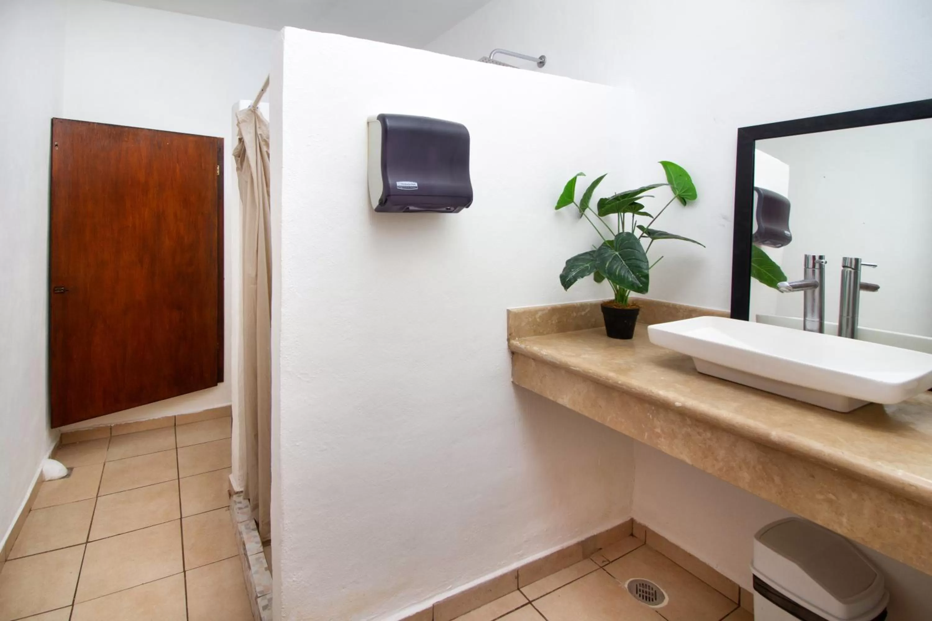 Bathroom in Hotel Bosque Caribe, 5th Av. zone