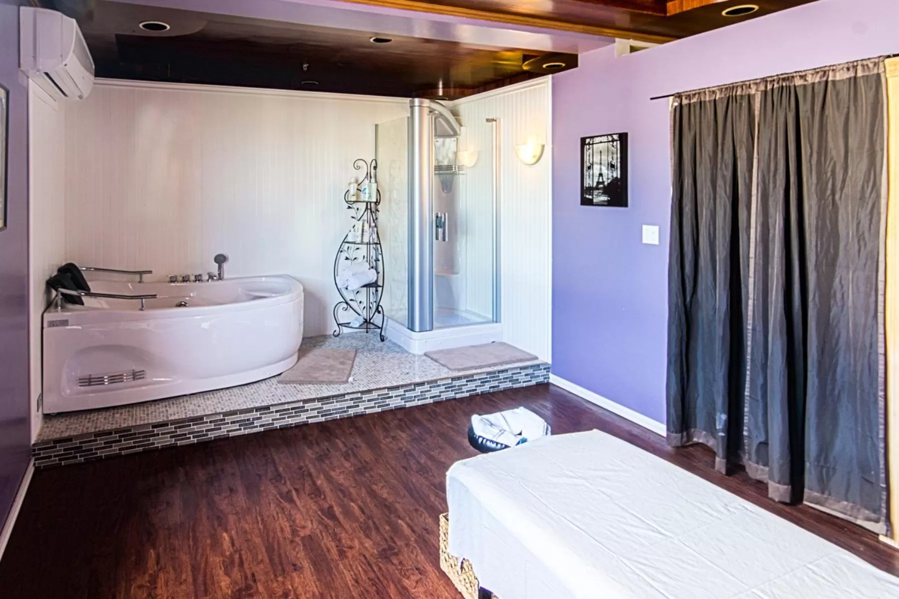 Massage, Bed in Wyndham Garden Guam