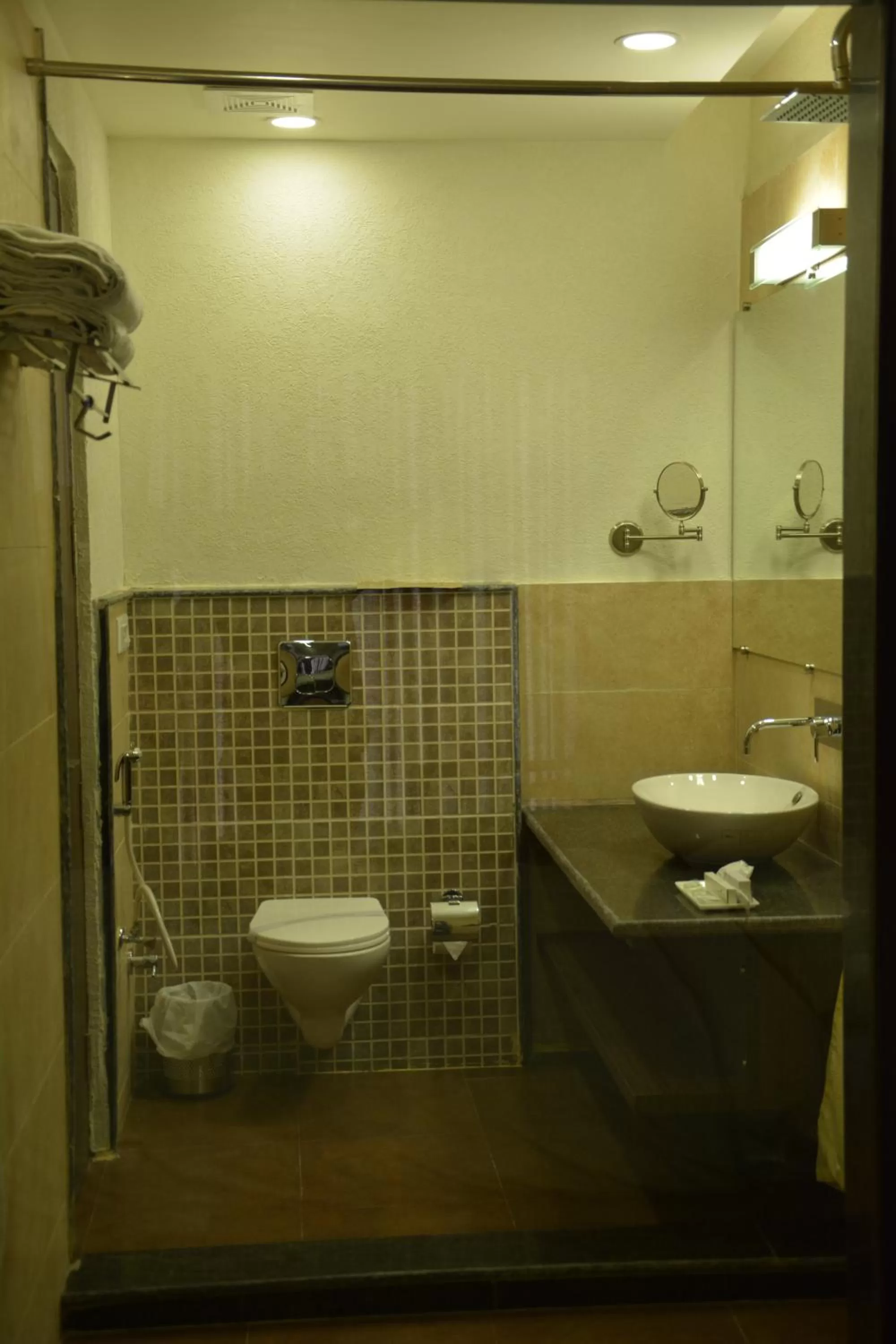 Bathroom in Green Hotel & Restaurant