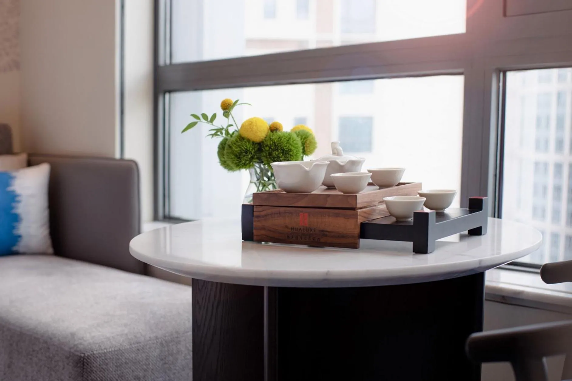 Standard Twin Room with City View in HUALUXE Shanghai Changfeng Park - Park Lake View