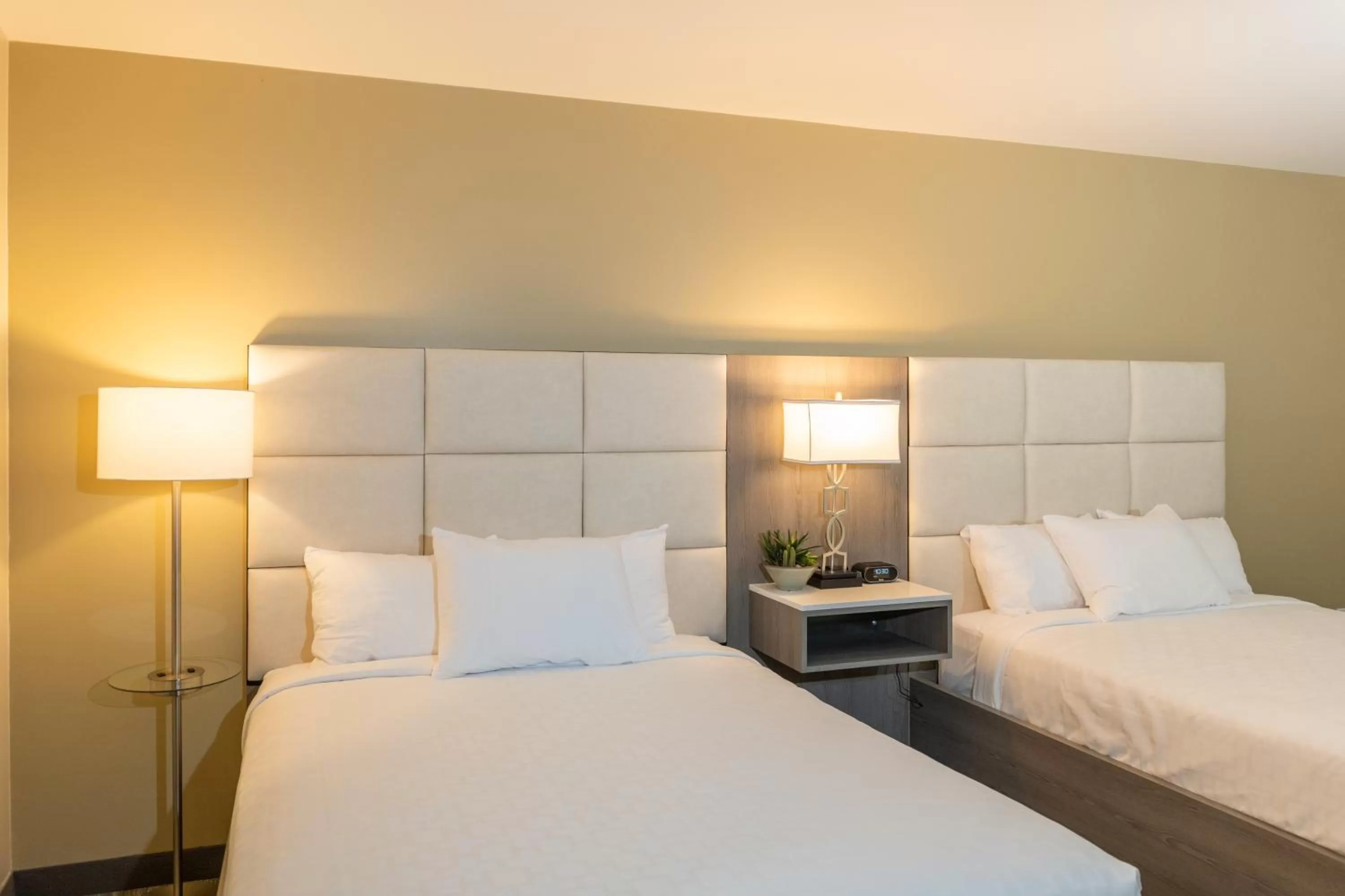 Bed in Apache Gold Resort Hotel & Casino