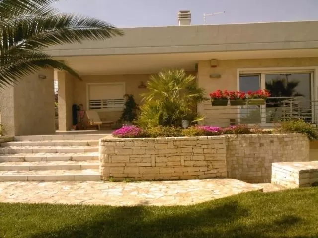 Spring, Property Building in Le Mediterranee