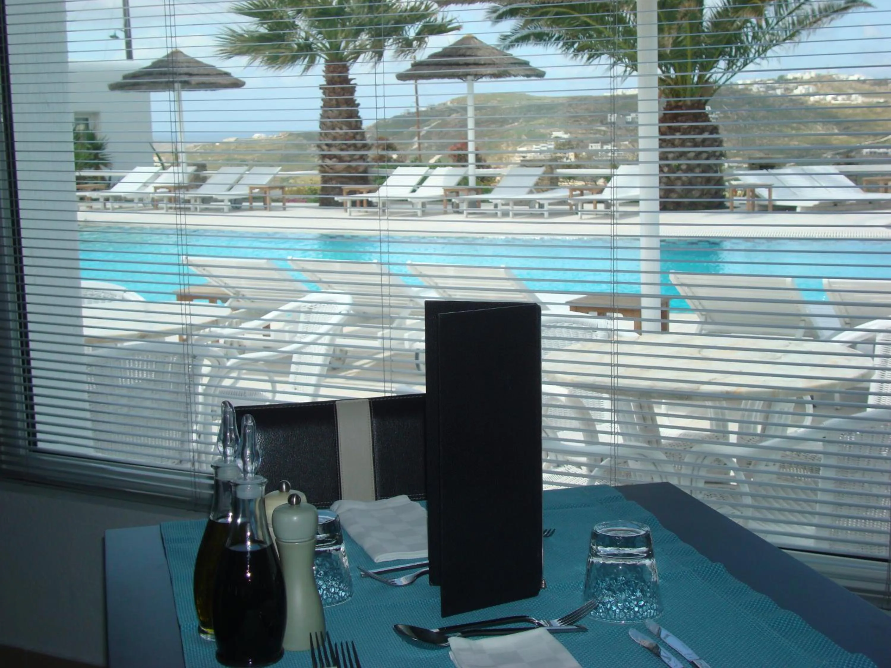 Restaurant/places to eat, Swimming Pool in Giannoulaki Hotel