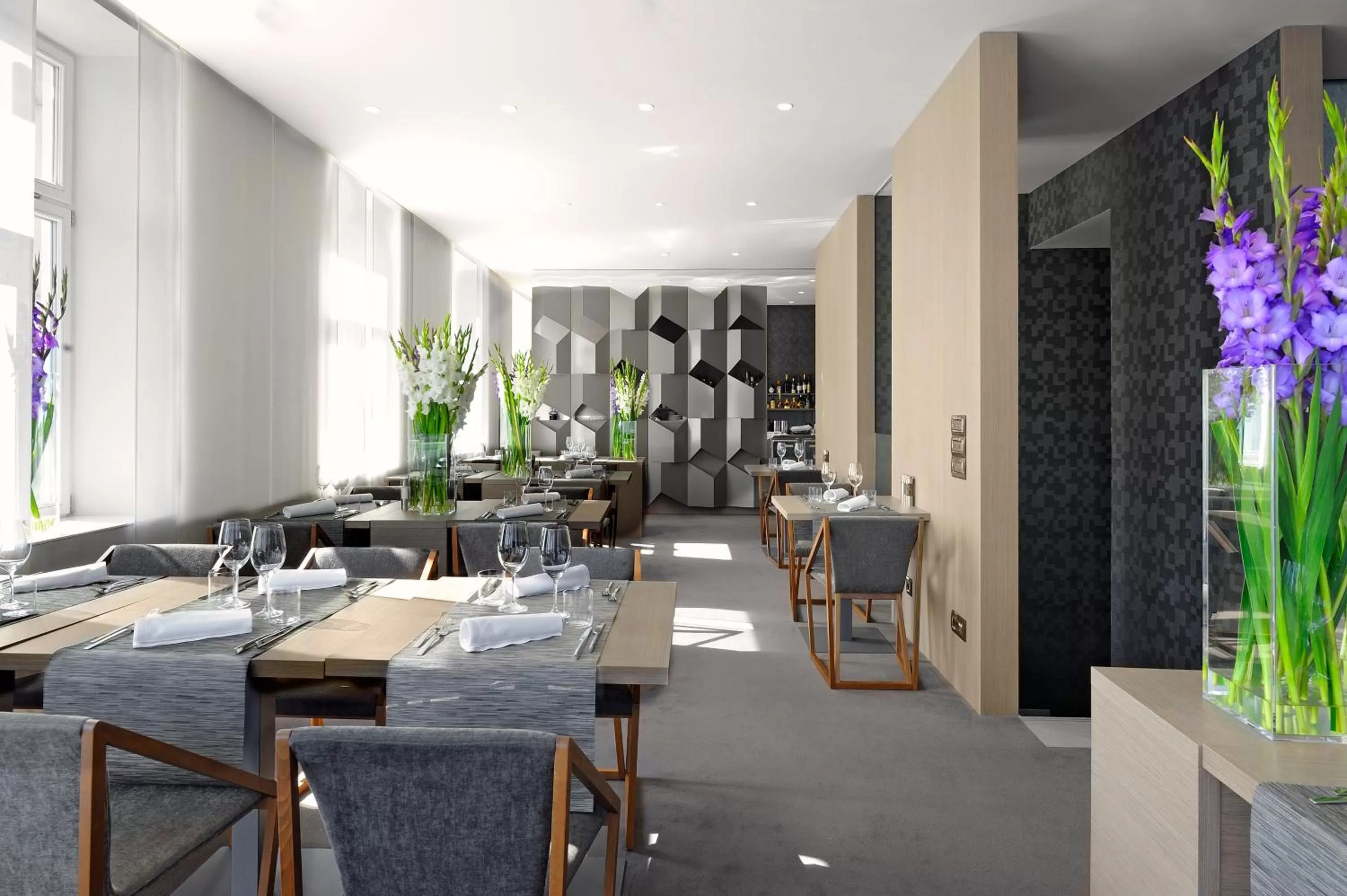 Restaurant/places to eat in Hotel Cubo