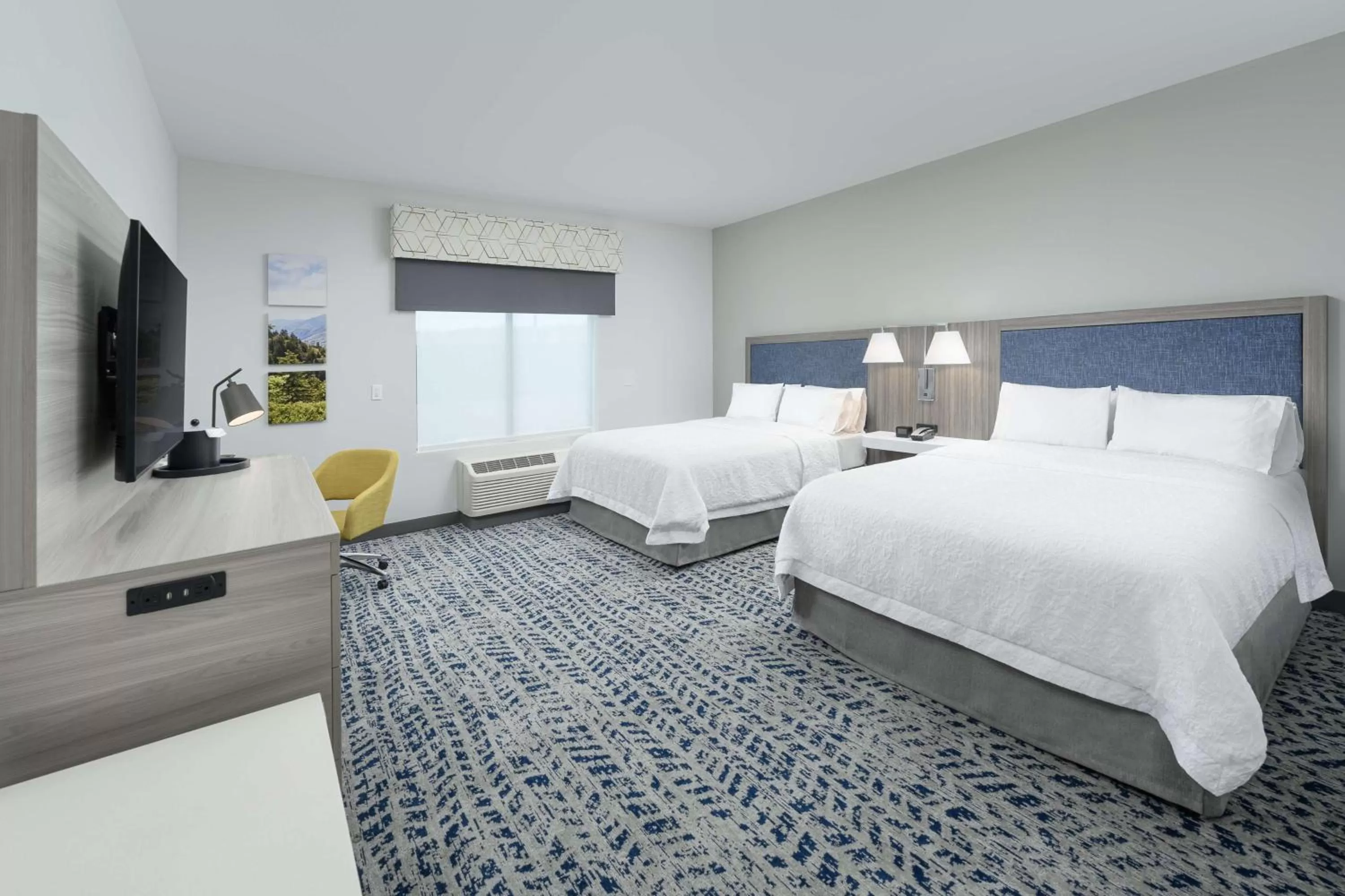 Bed in Hampton Inn by Hilton Ashland City, Tn