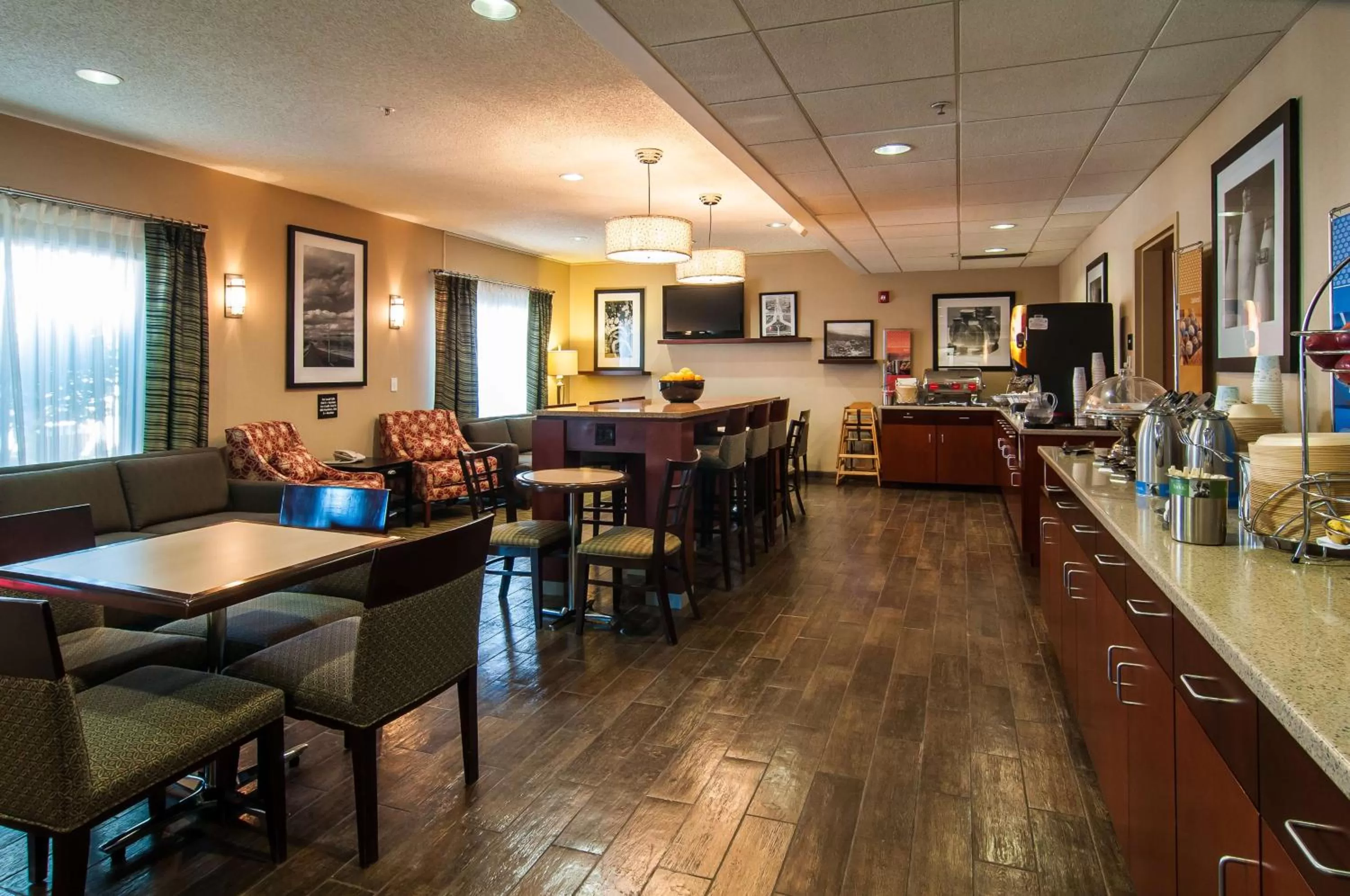 Restaurant/places to eat in Hampton Inn Boise - Airport