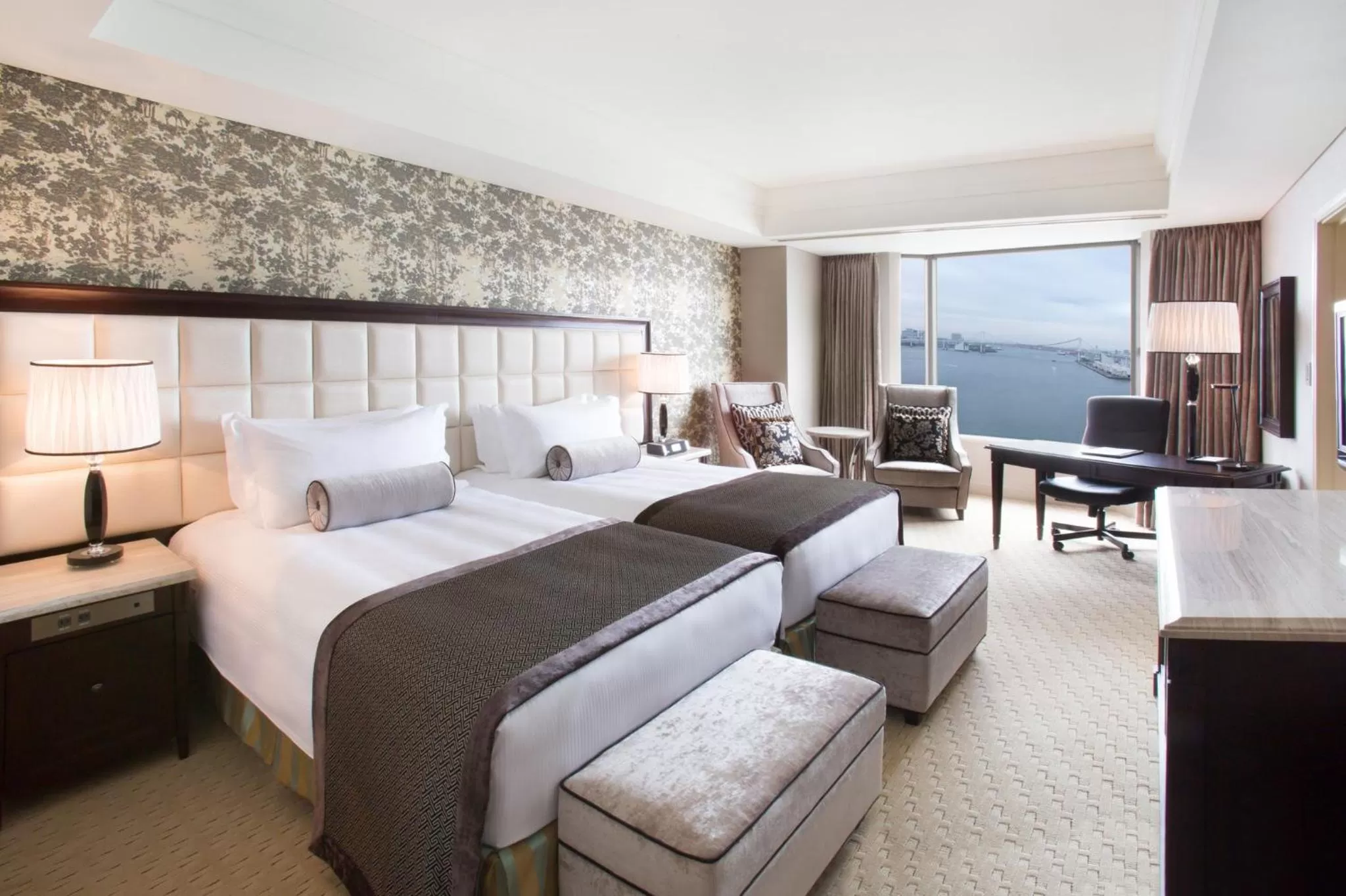 Photo of the whole room, Bed in InterContinental Tokyo Bay by IHG
