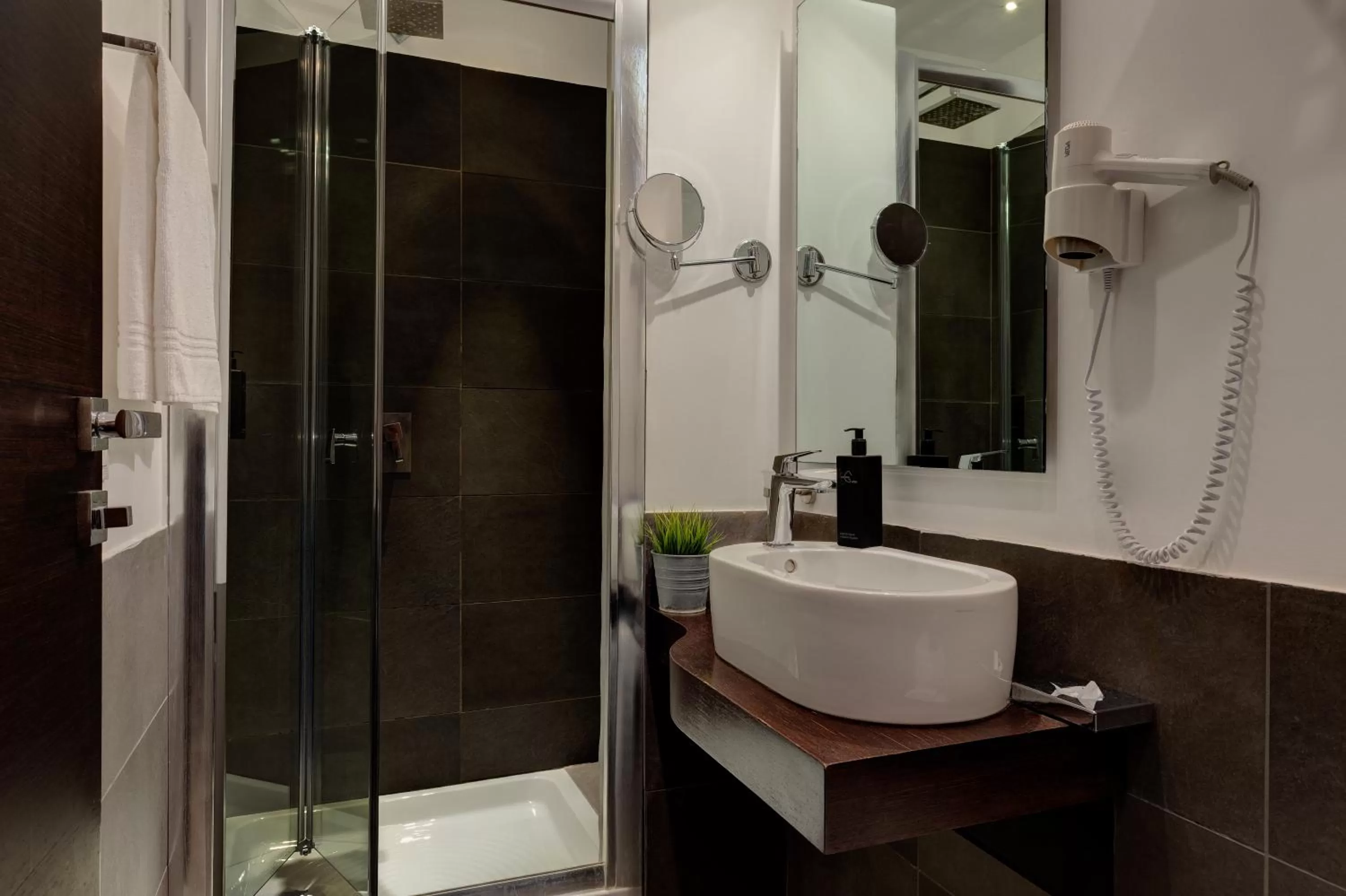 Bathroom in Hotel Rinascimento - Gruppo Trevi Hotels