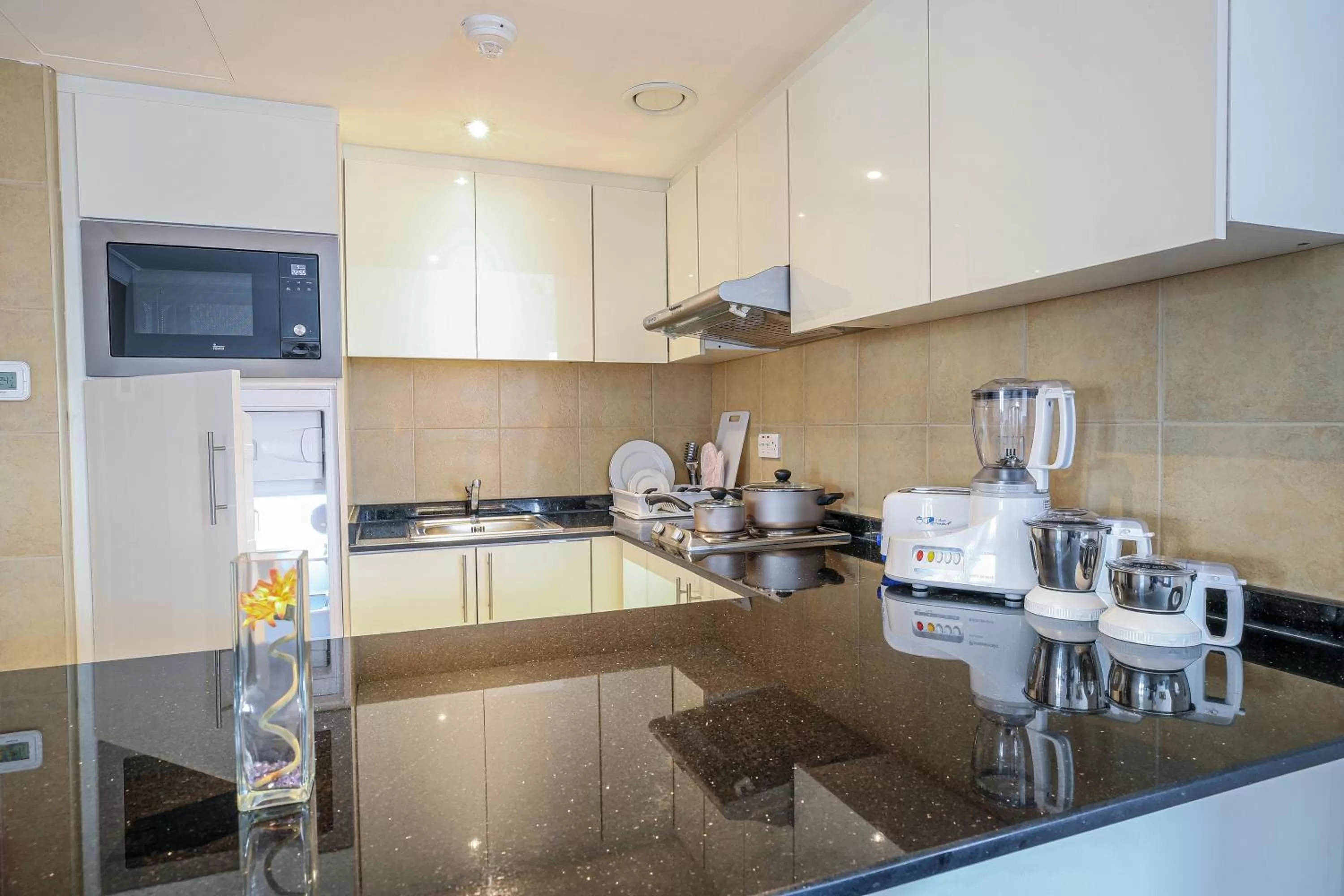 Coffee/tea facilities in Copthorne Downtown by Millennium