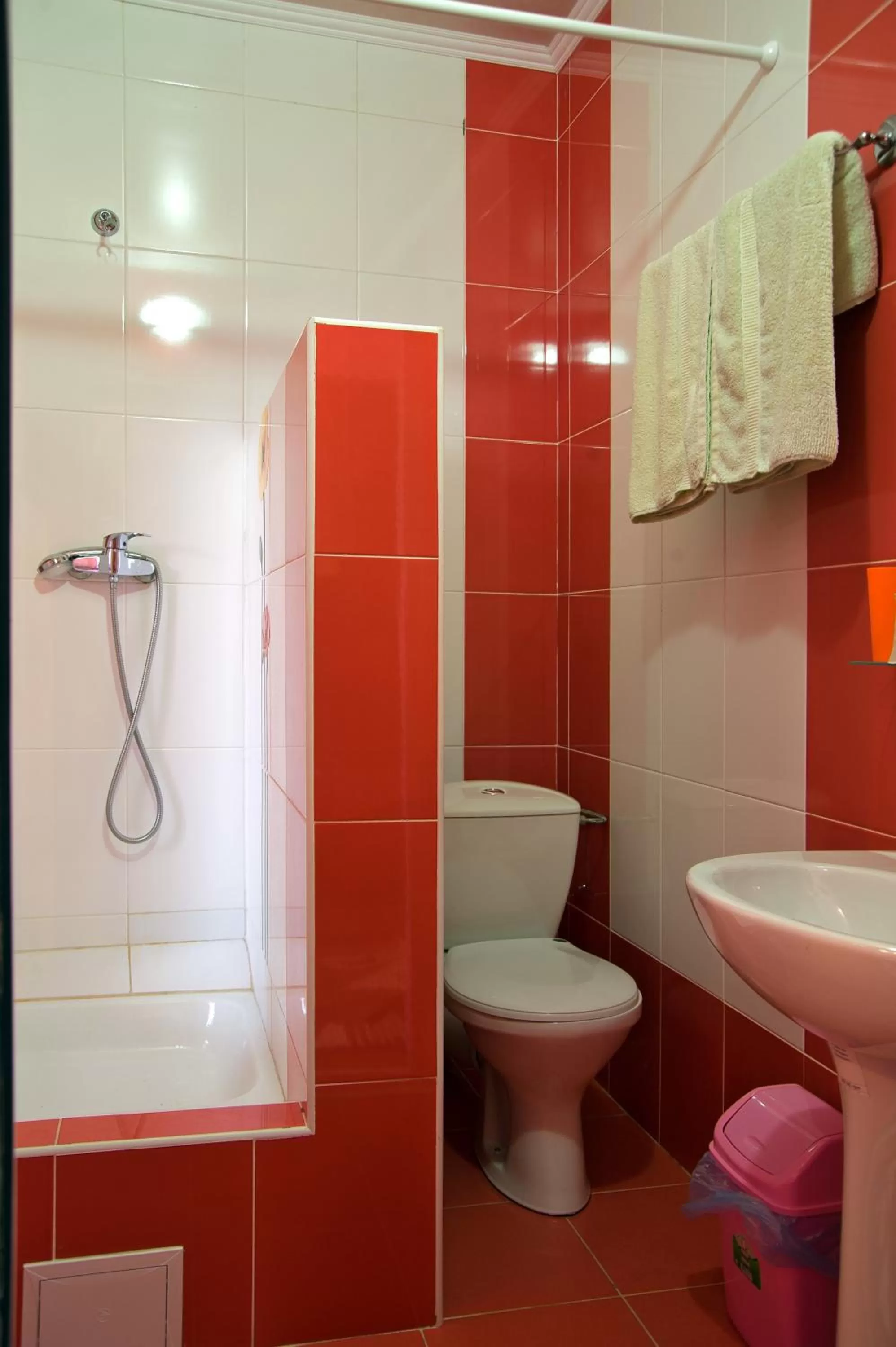 Bathroom in Monte-Kristo Hotel