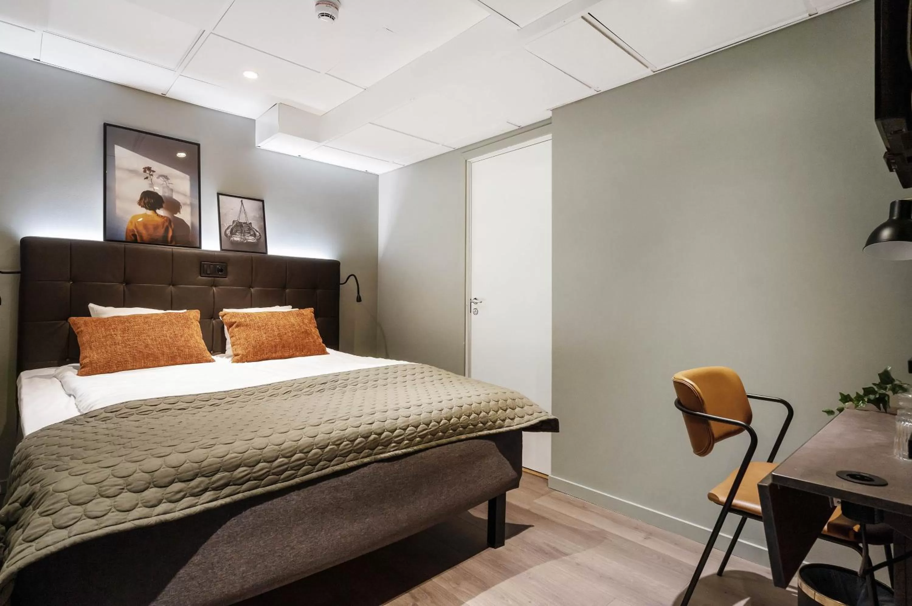 Living room, Bed in Hotel Point