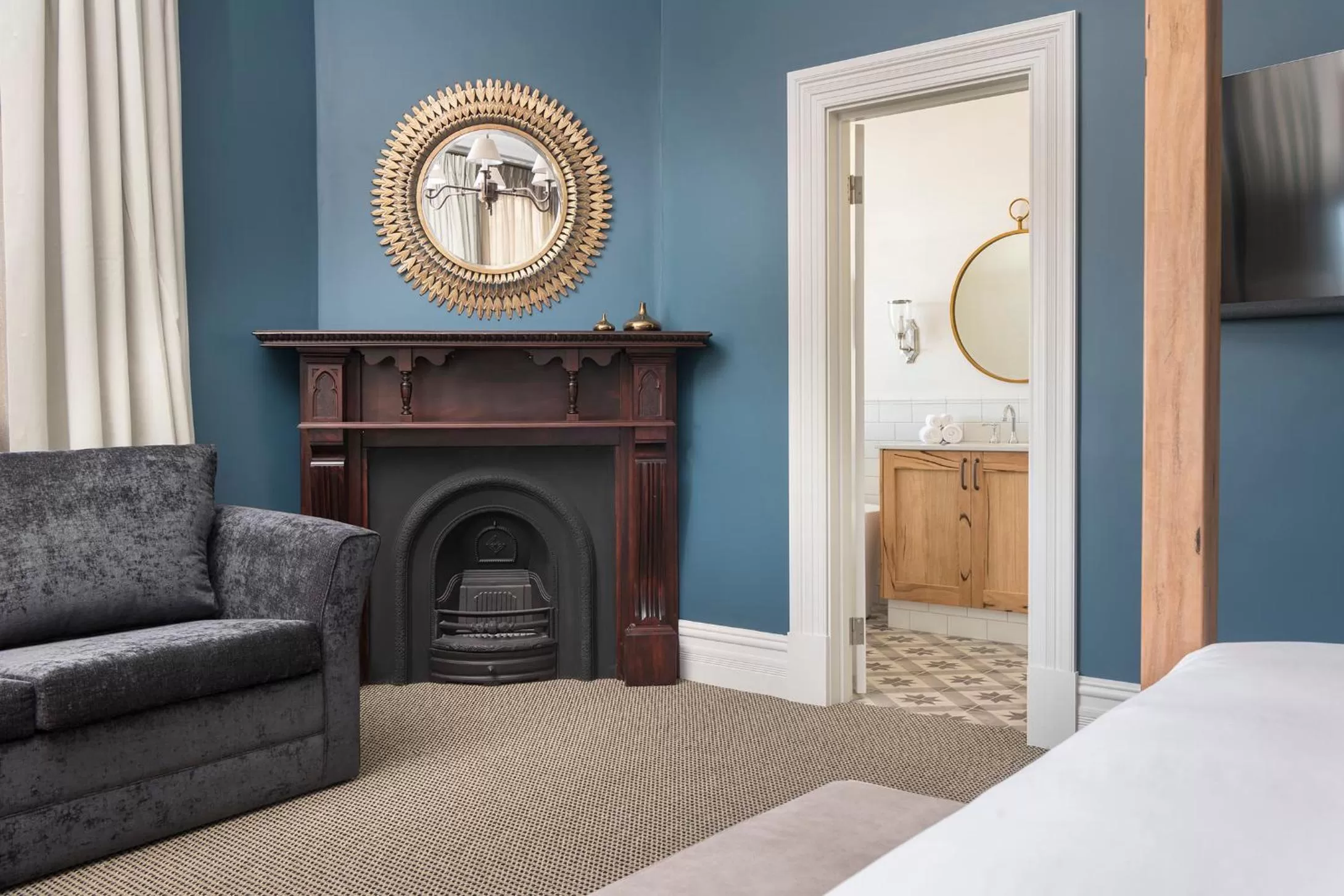 Bedroom, Bed in The National Hotel